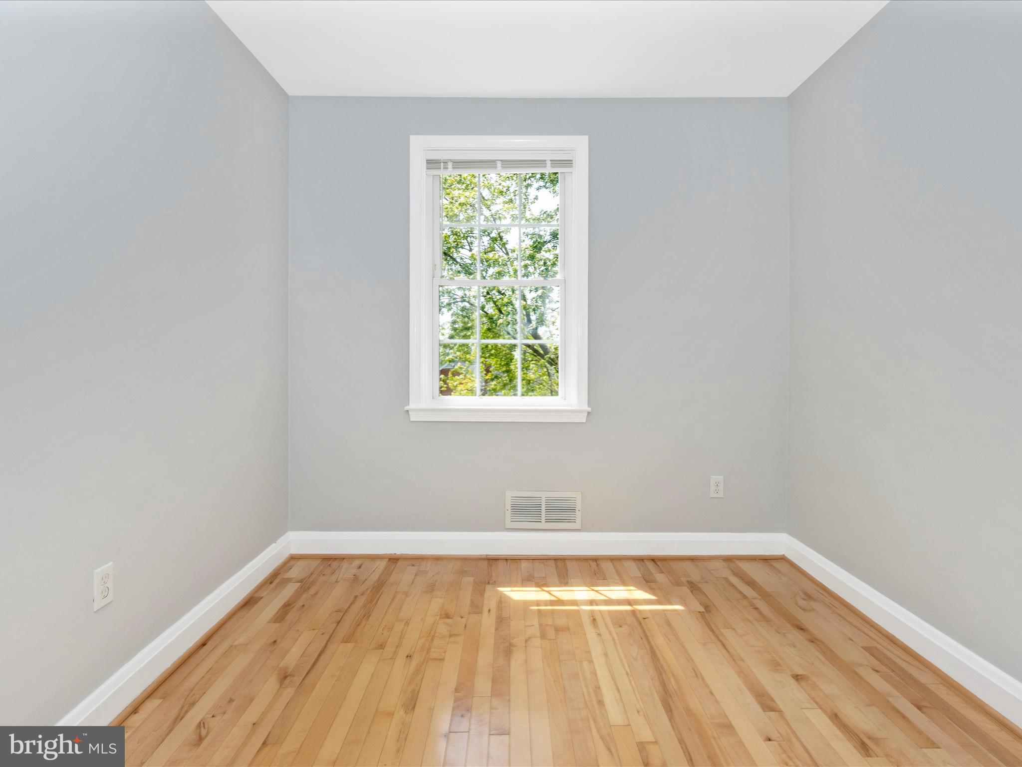 LOCH RAVEN MANOR - Residential