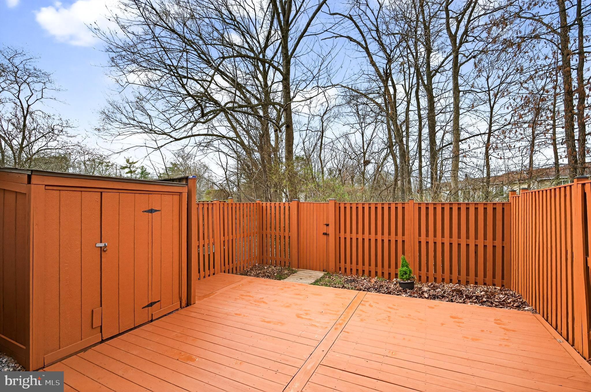 COUNTRY WALK - Residential