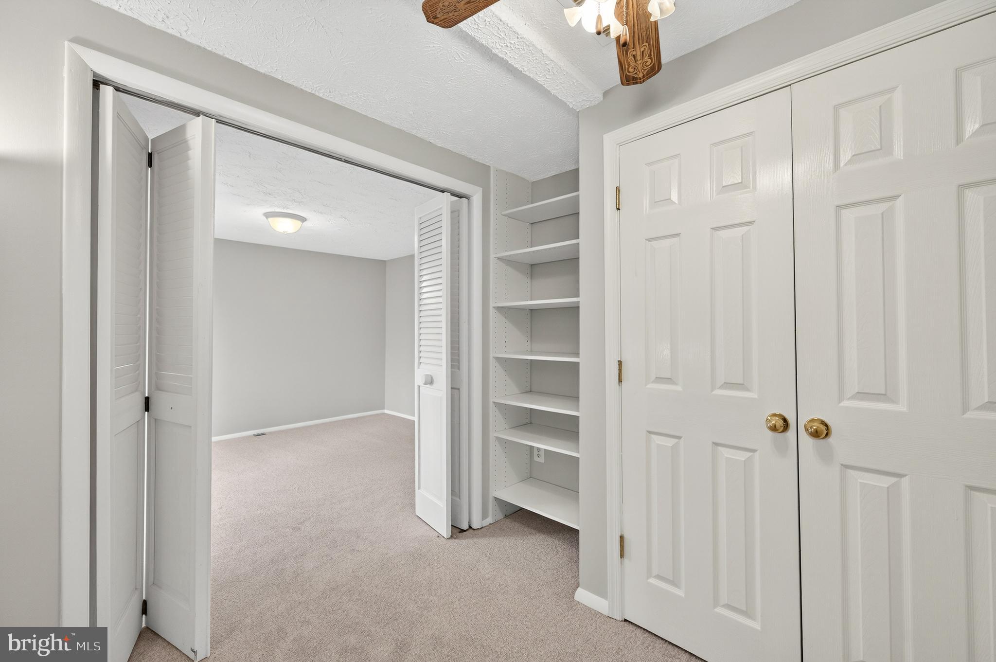 COUNTRY WALK - Residential