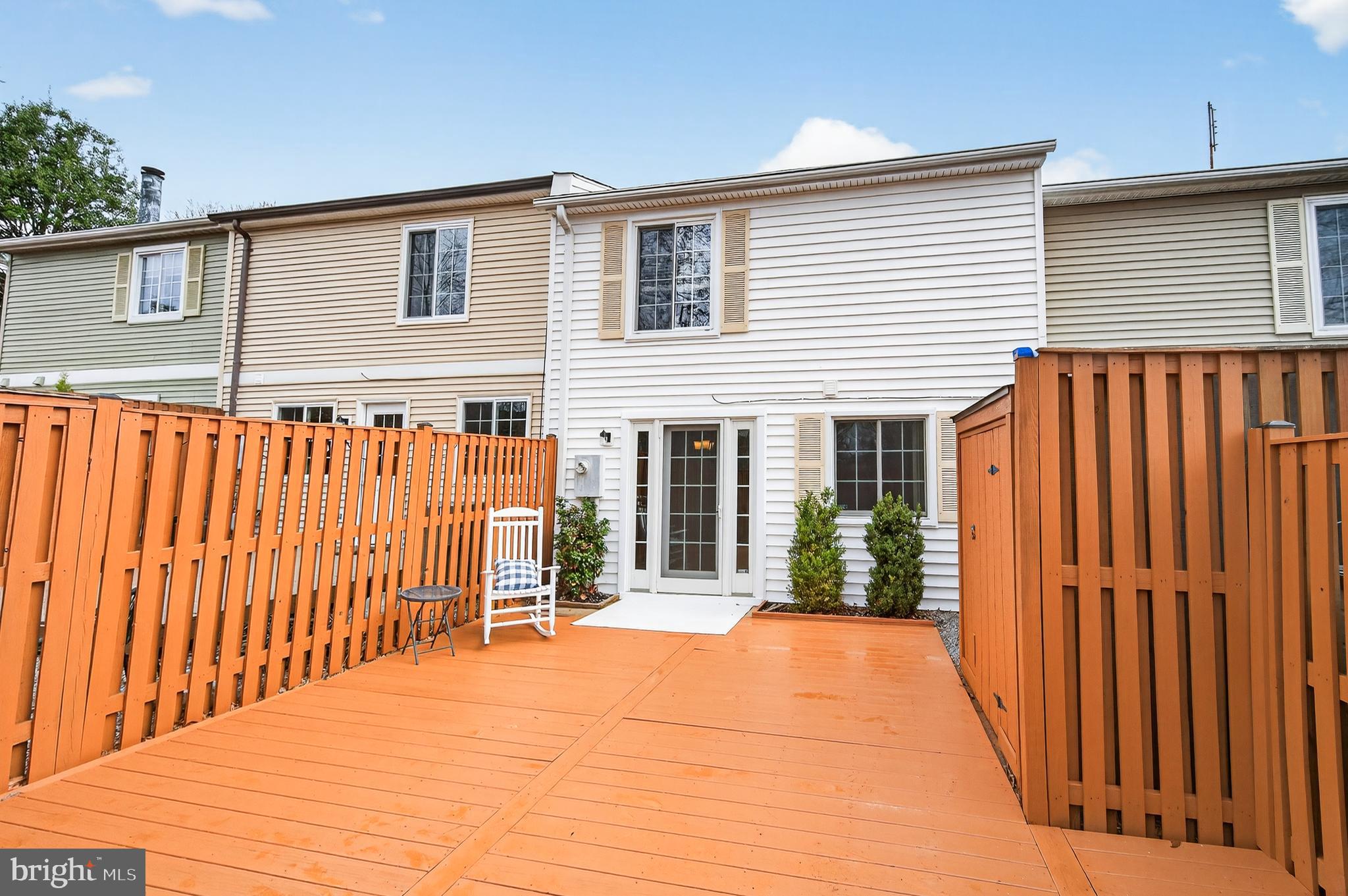 COUNTRY WALK - Residential