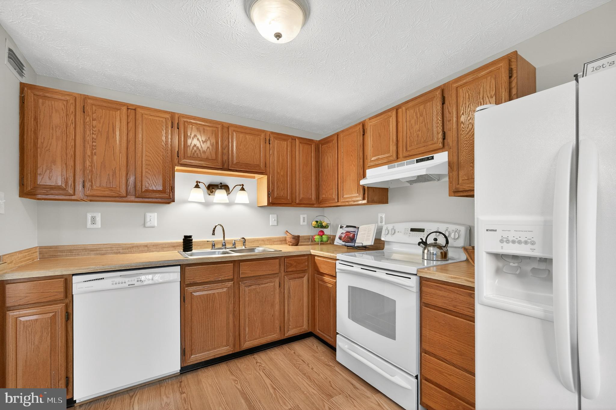 COUNTRY WALK - Residential