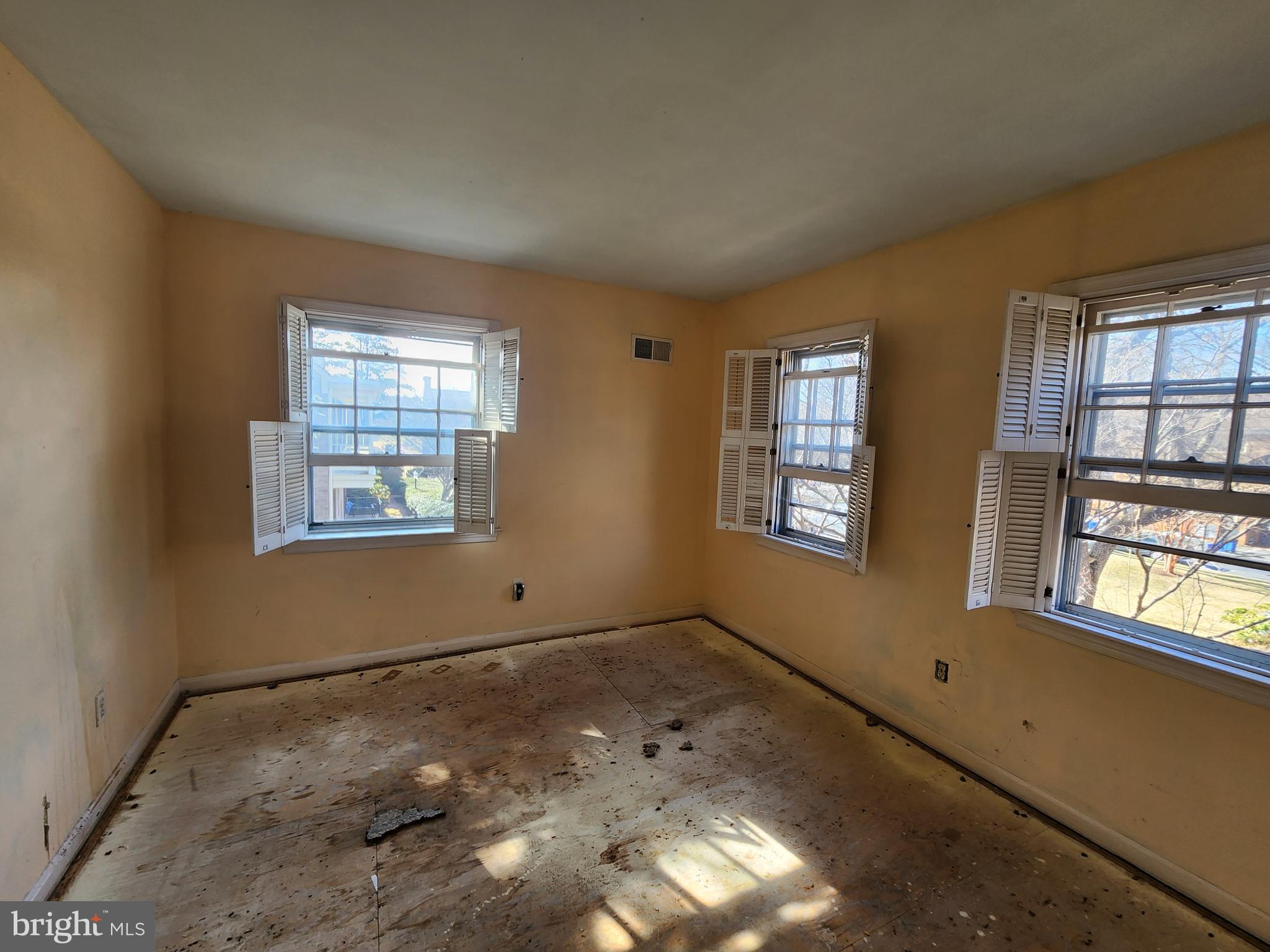 CREST OF WICKFORD - Residential