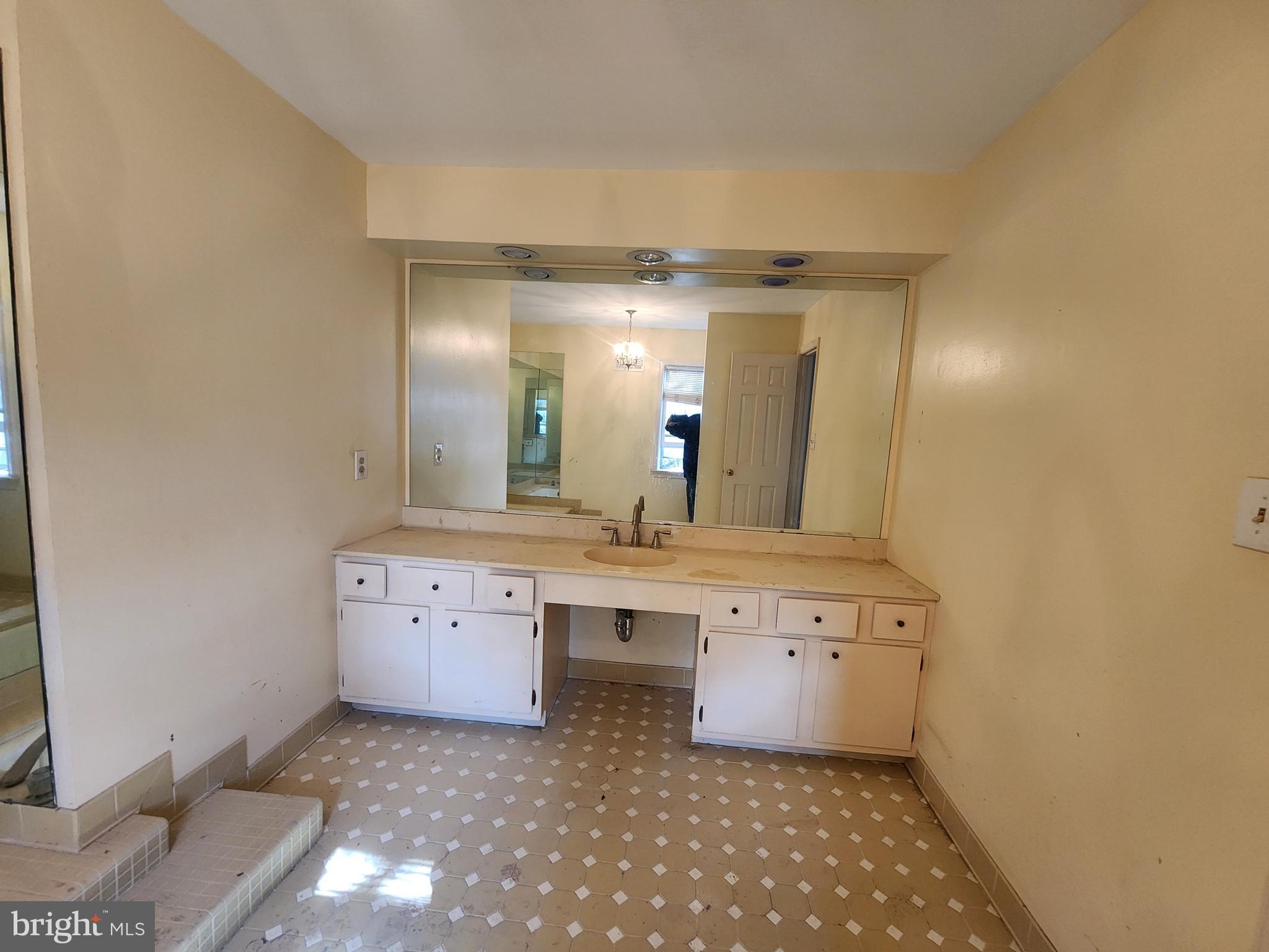 CREST OF WICKFORD - Residential