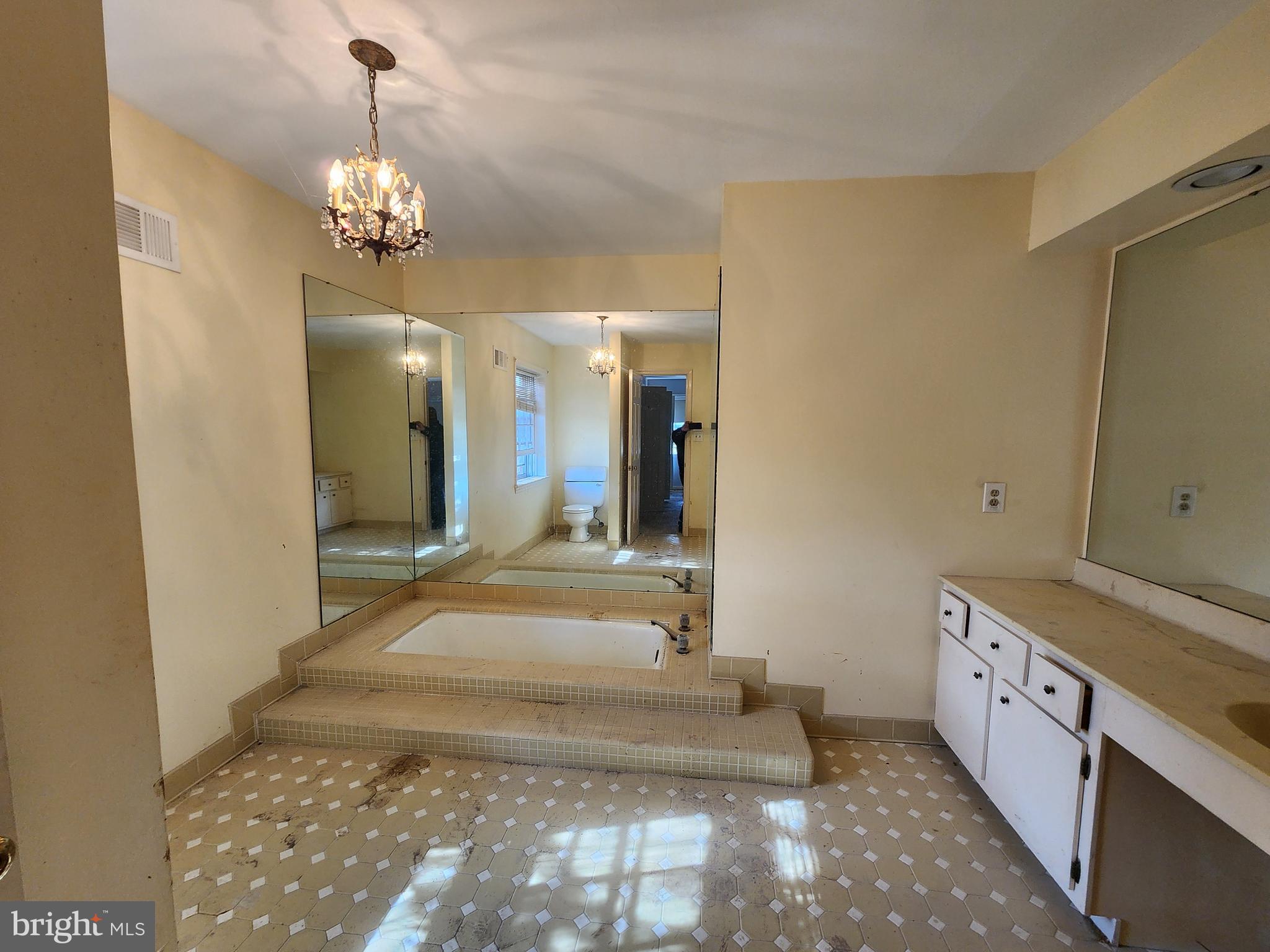 CREST OF WICKFORD - Residential