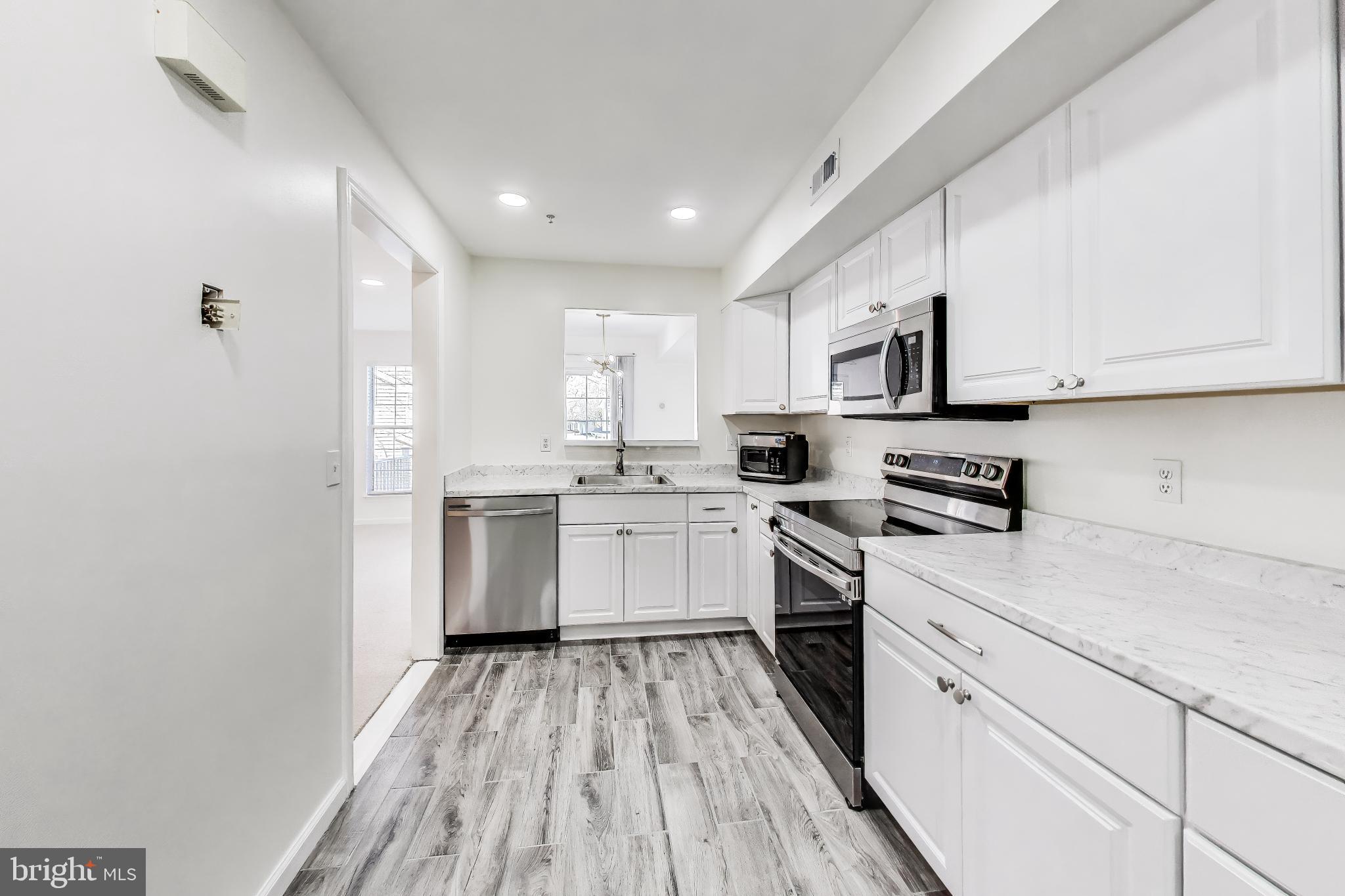 KINGS COUNCIL CONDO - Residential