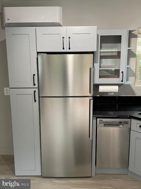 AVON PARK - Residential Lease