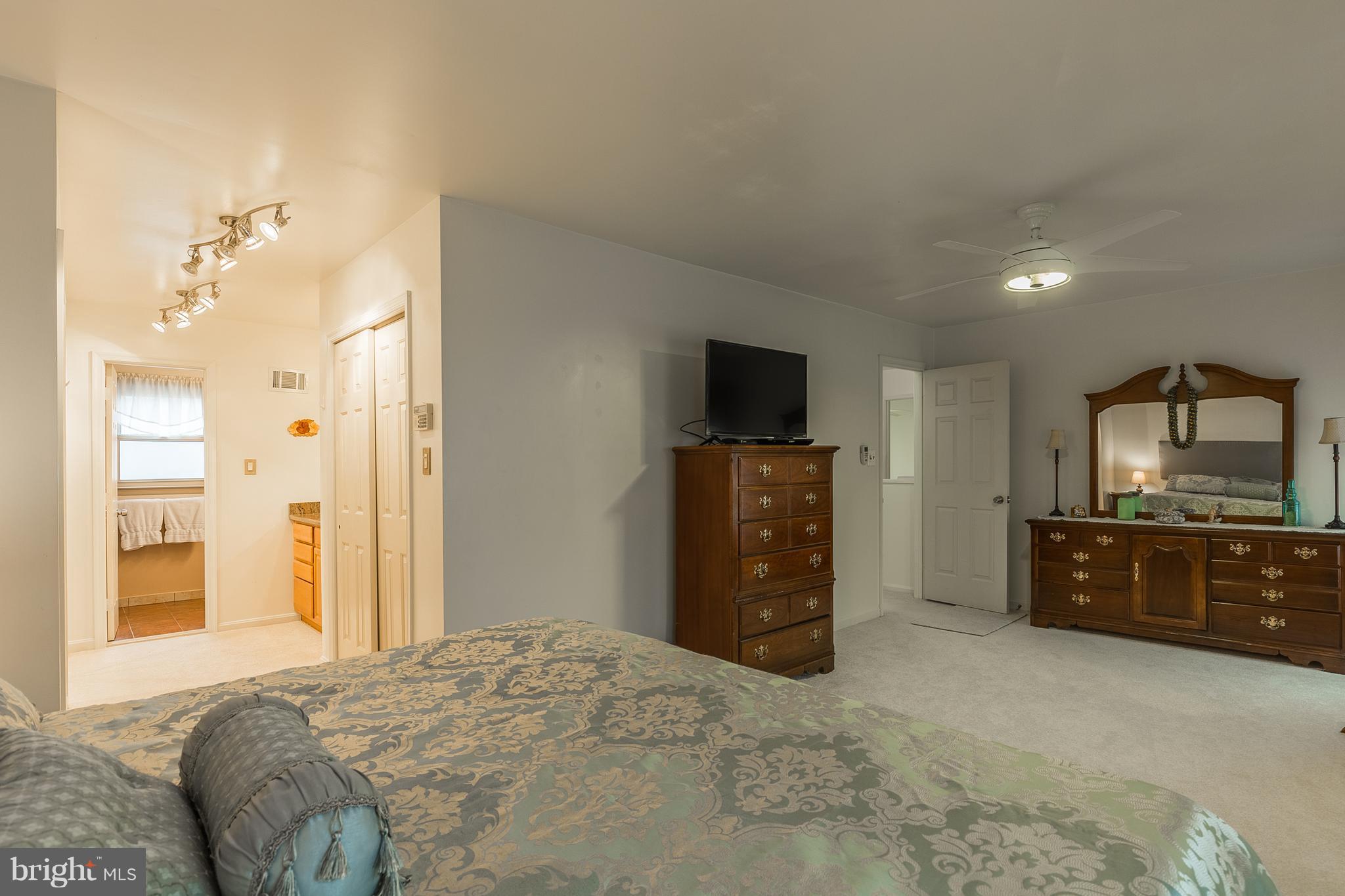 LAKE RIDGE - Residential
