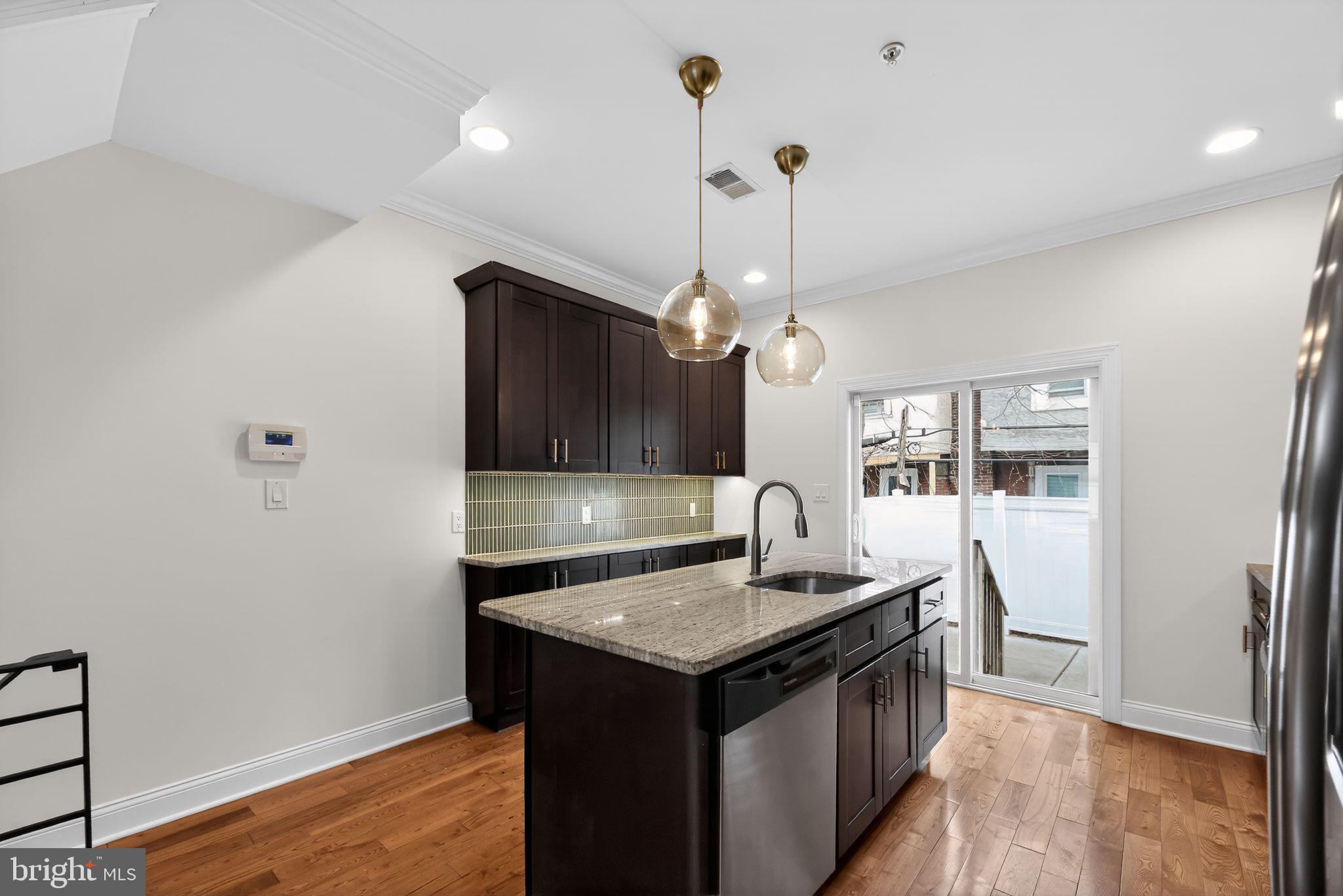 POINT BREEZE - Residential