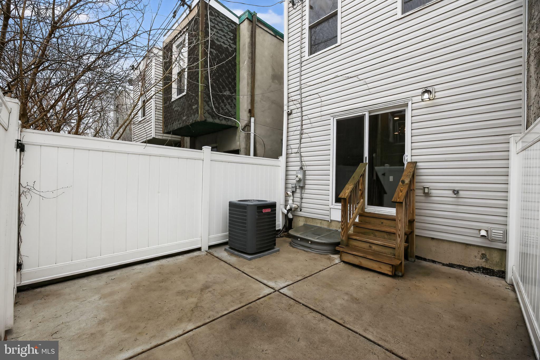 POINT BREEZE - Residential