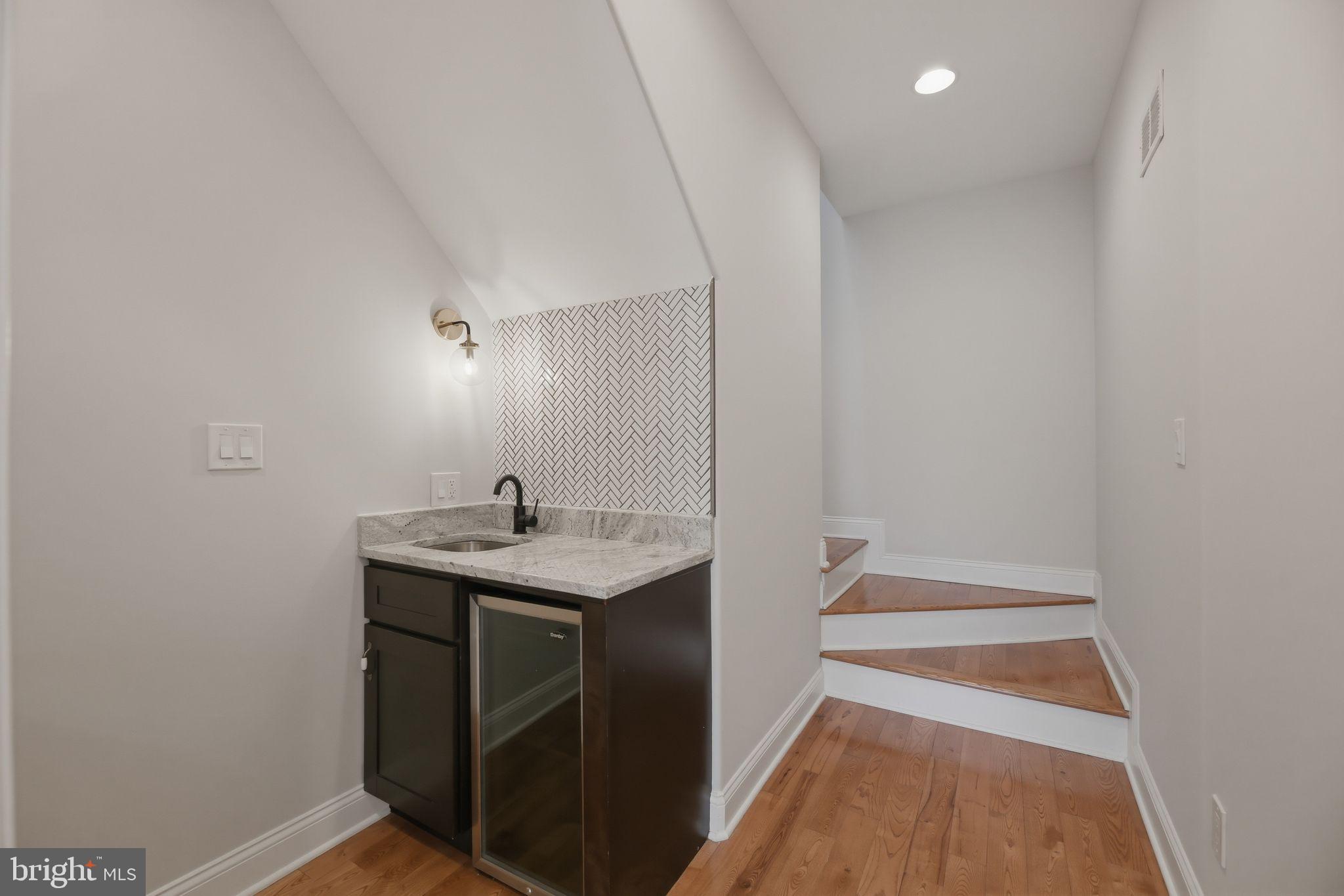 POINT BREEZE - Residential