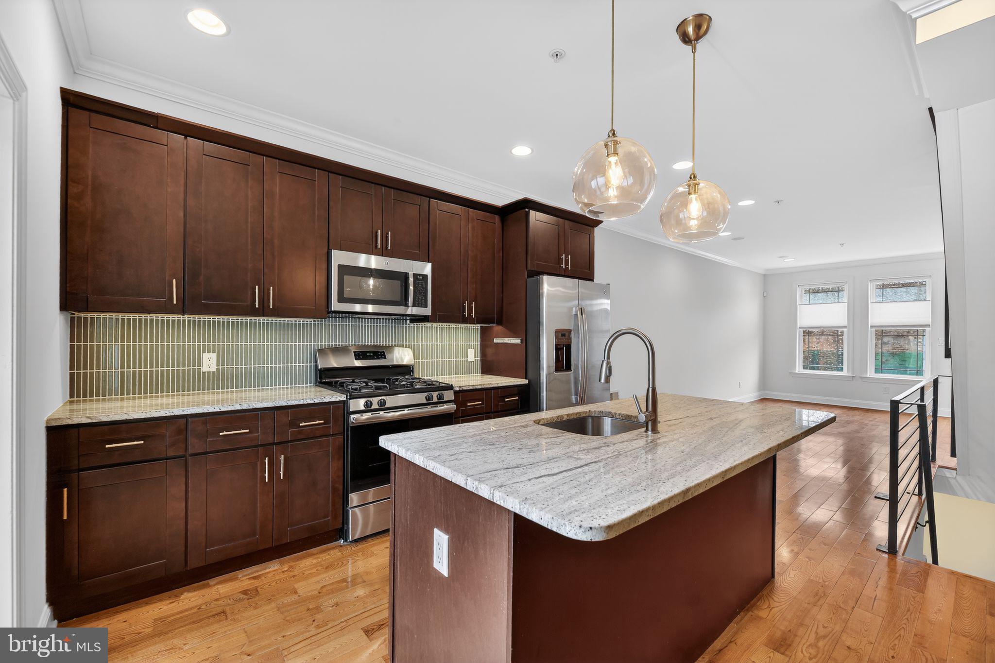 POINT BREEZE - Residential