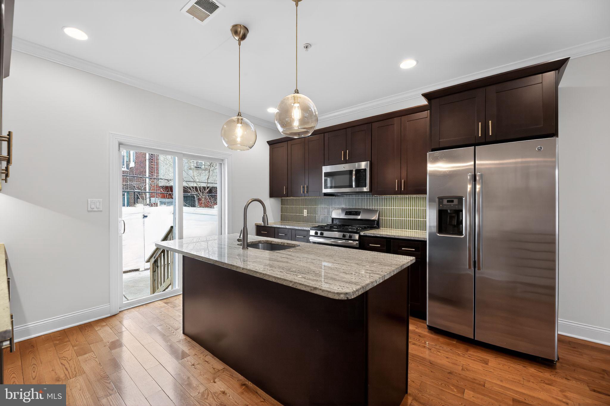 POINT BREEZE - Residential