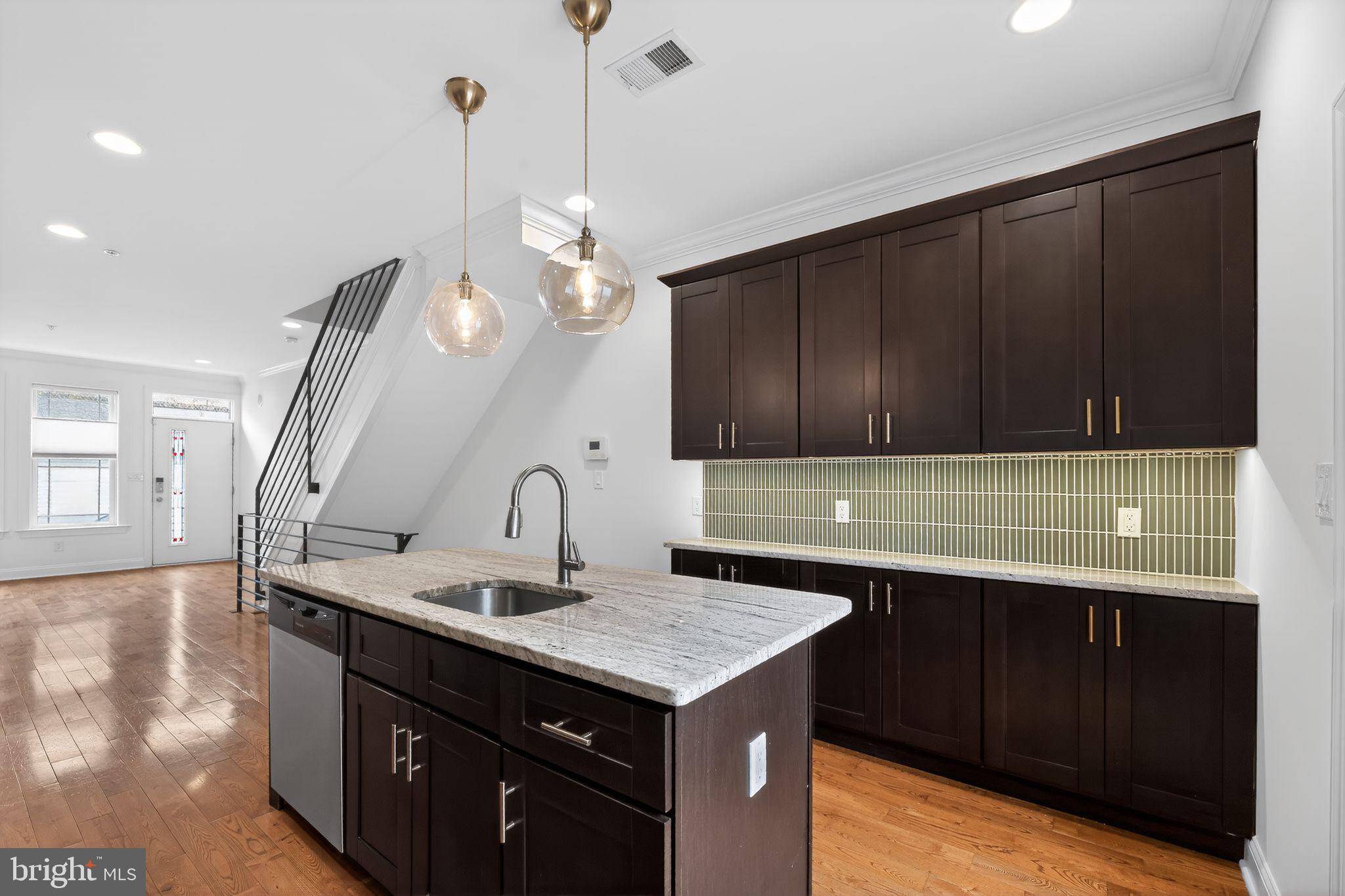 POINT BREEZE - Residential