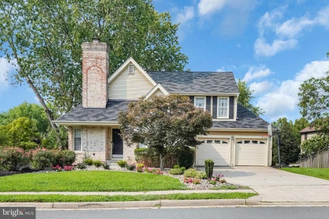 Photo of 3251 Kinross Circle, HERNDON, VA 20171 (MLS # VAFX2332190)