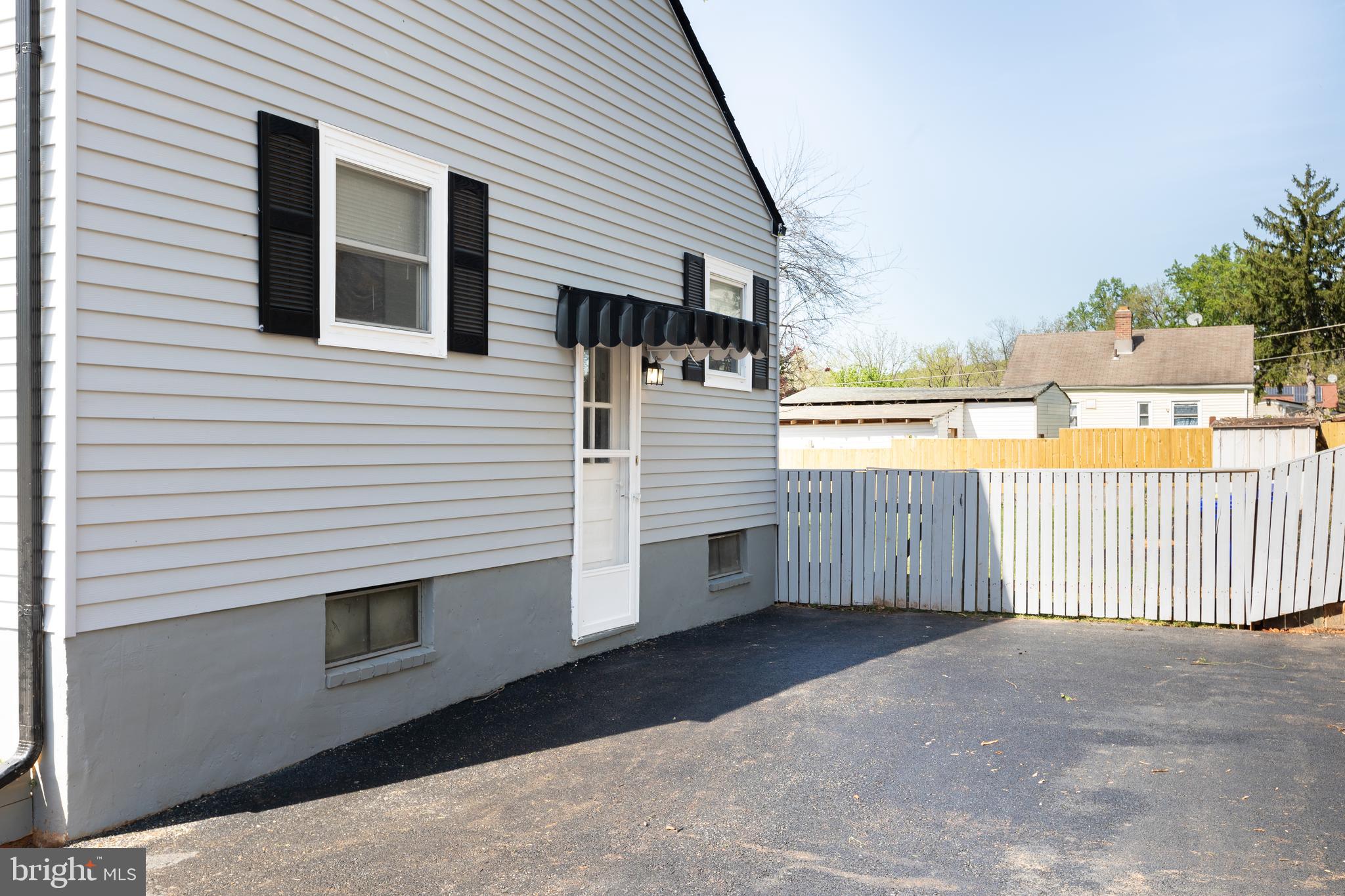 VEIRS MILL VILLAGE - Residential