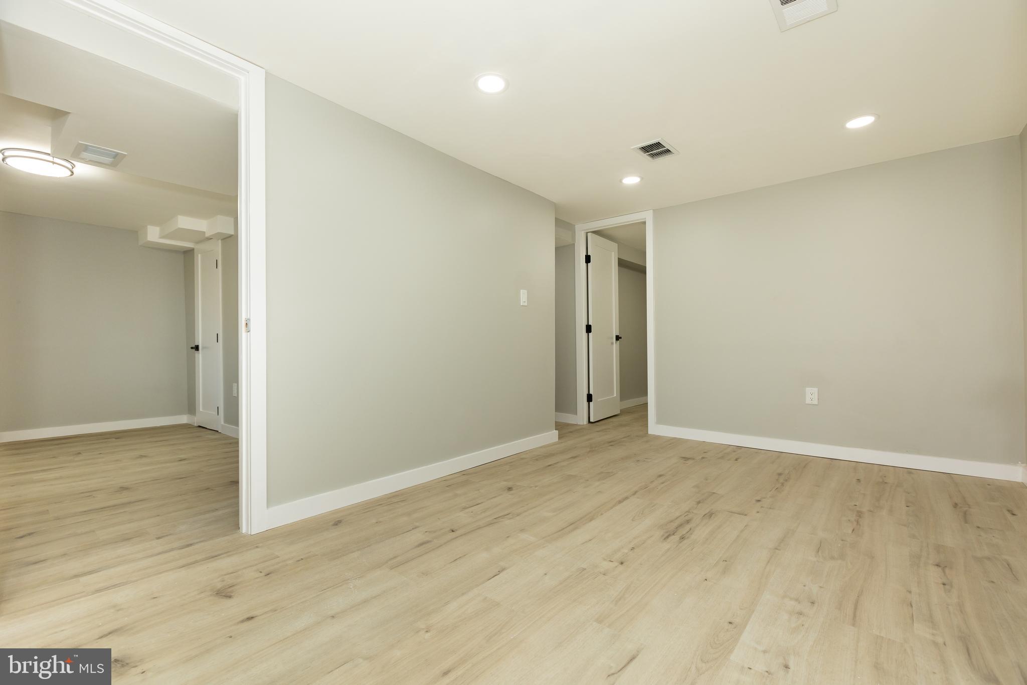 VEIRS MILL VILLAGE - Residential