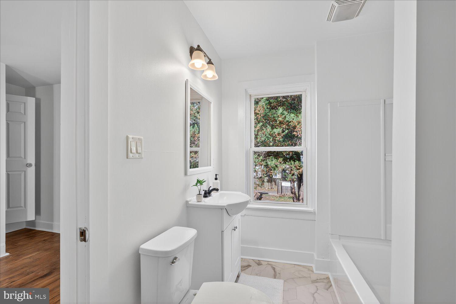 LANCASTER EAST END - Residential