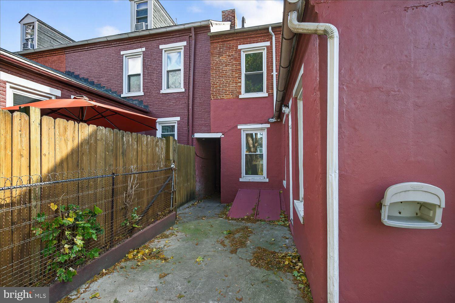 LANCASTER EAST END - Residential