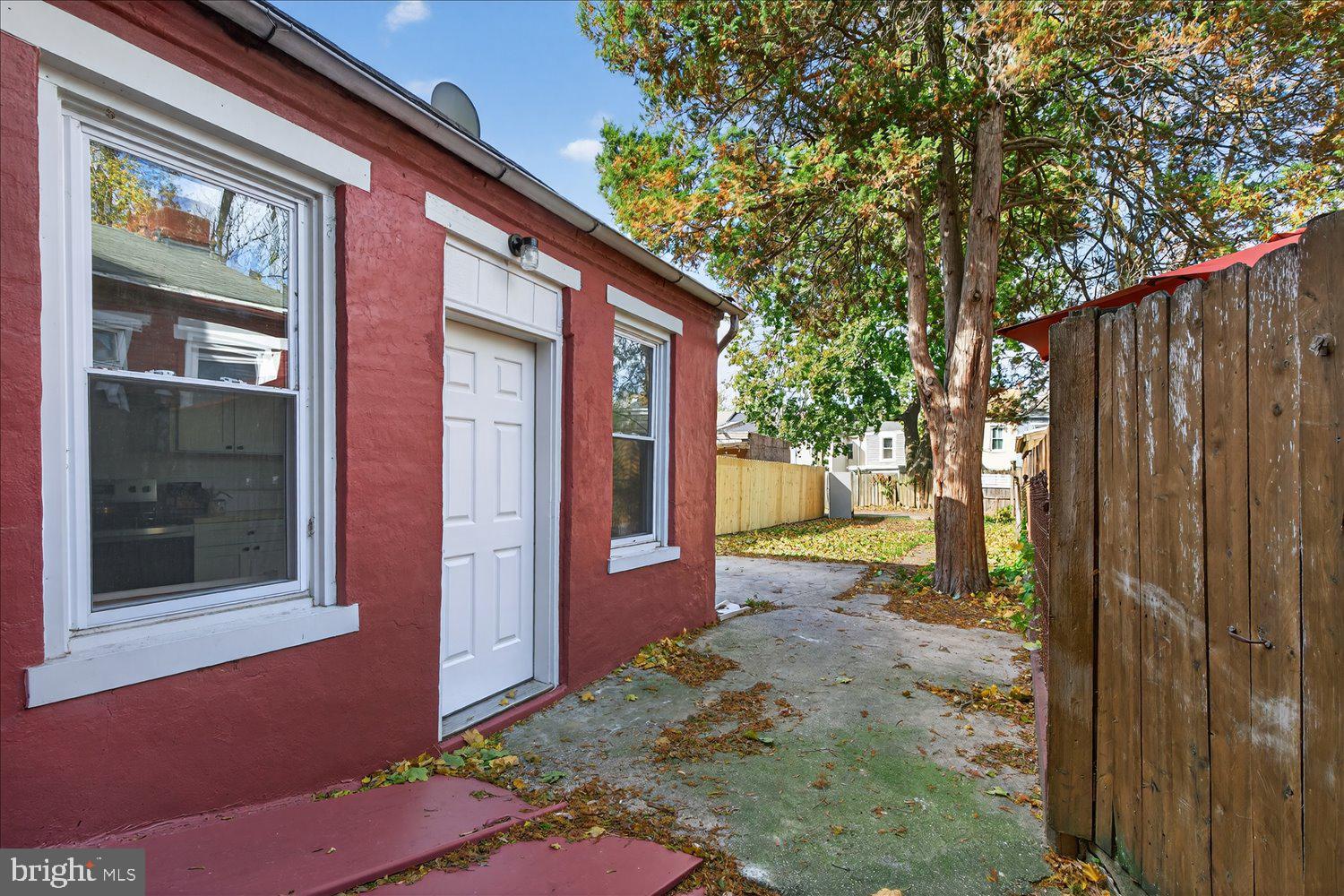 LANCASTER EAST END - Residential