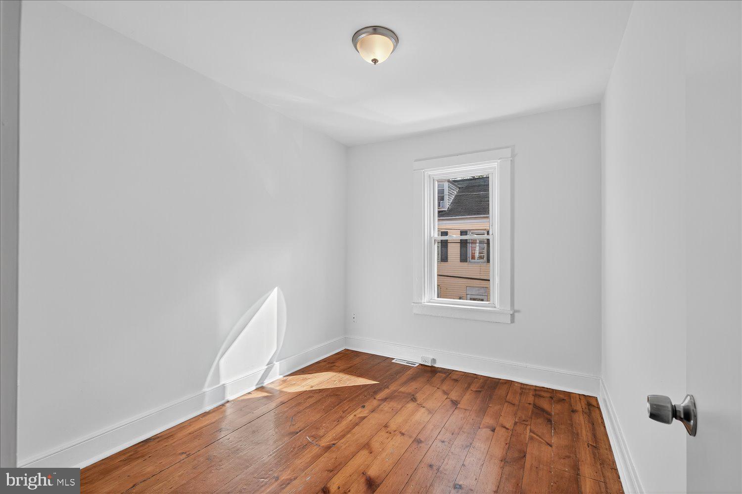 LANCASTER EAST END - Residential