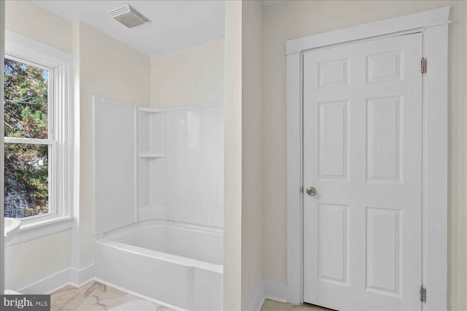 LANCASTER EAST END - Residential