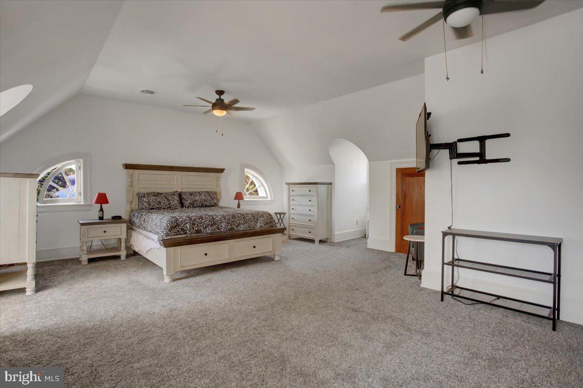 SHIPPENSBURG - Residential