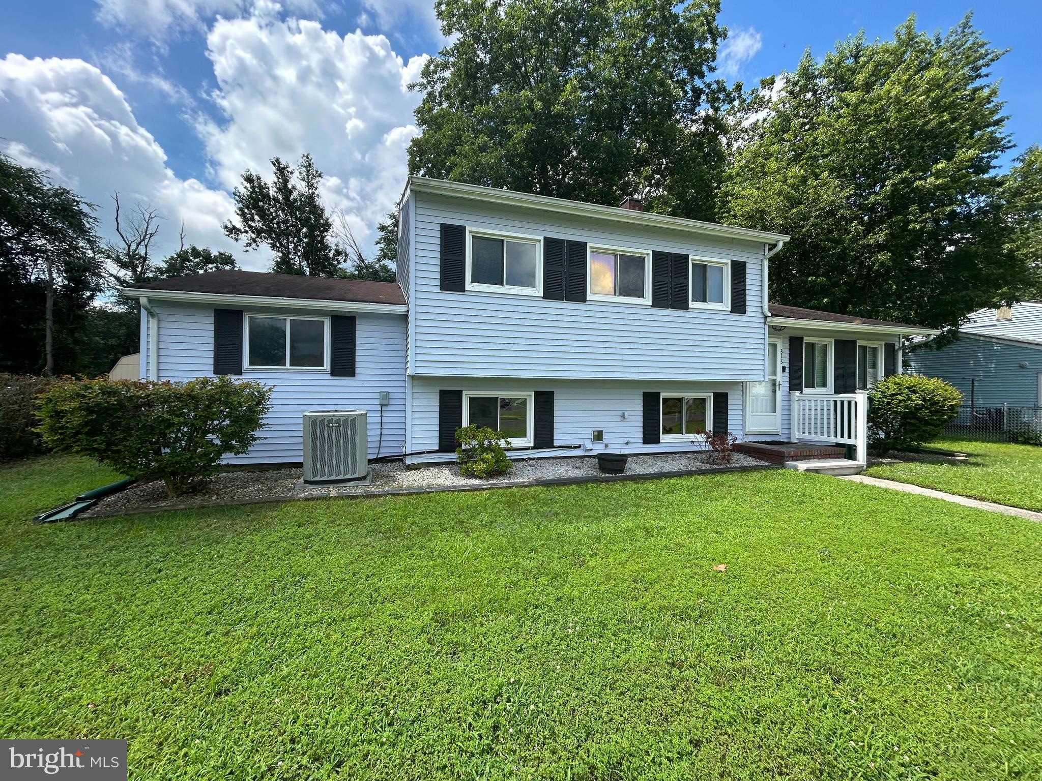 318 UNIVERSITY AVENUE
