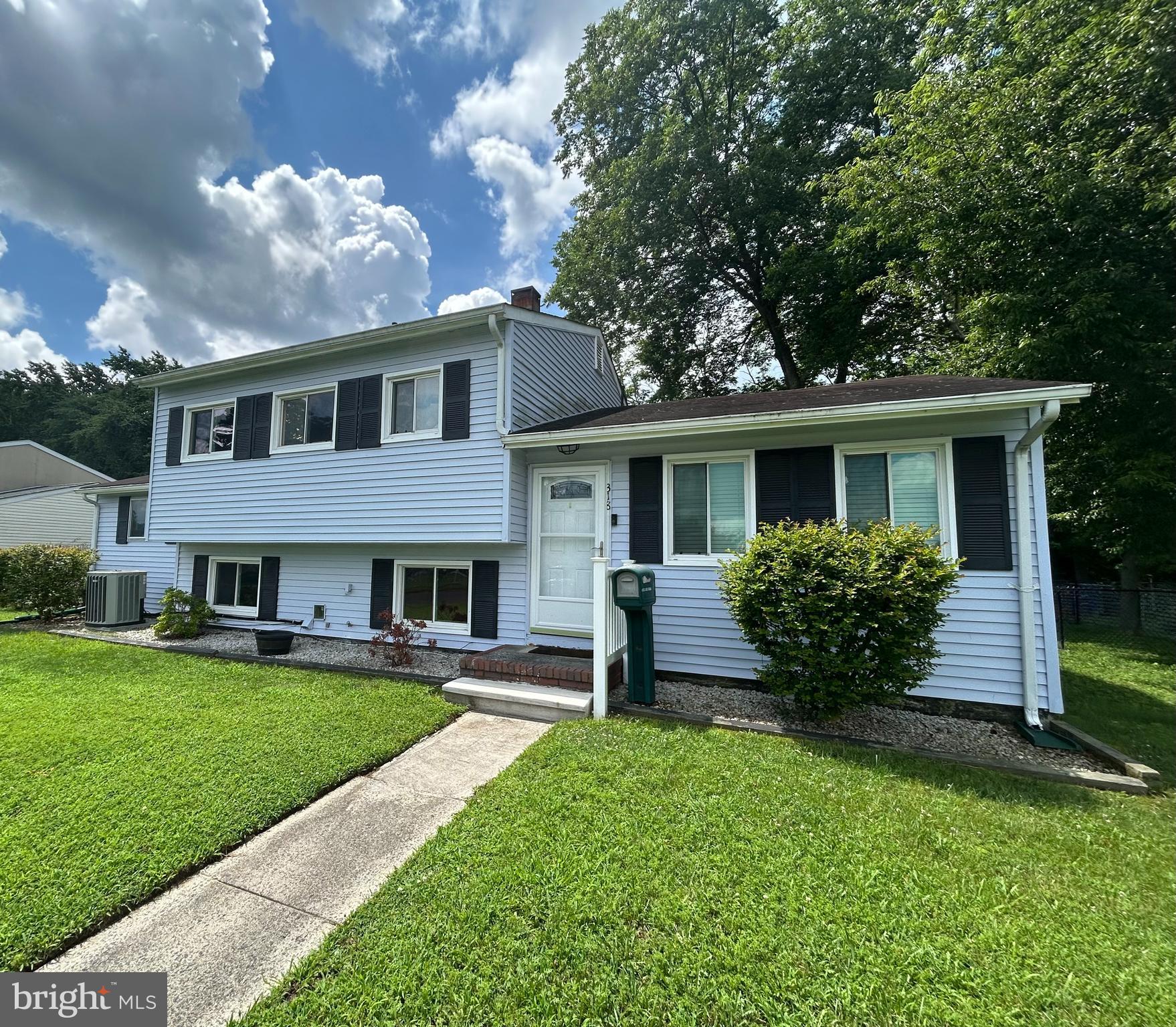 318 UNIVERSITY AVENUE