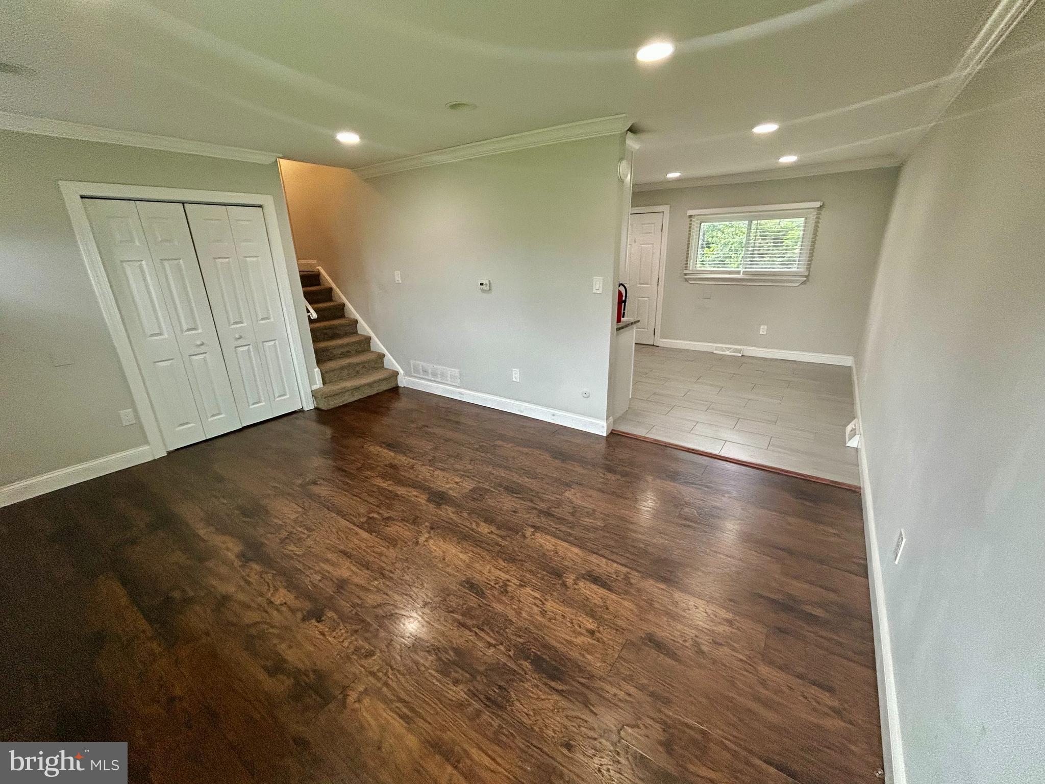 318 UNIVERSITY AVENUE