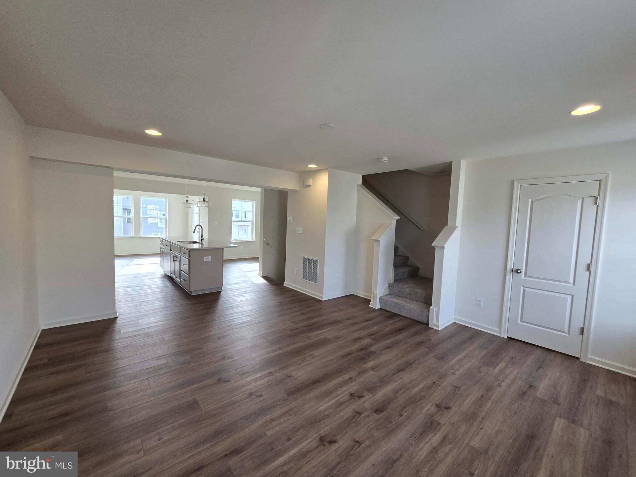 OVERLOOK AT RIVERSIDE TOWNHOMES - Residential Lease
