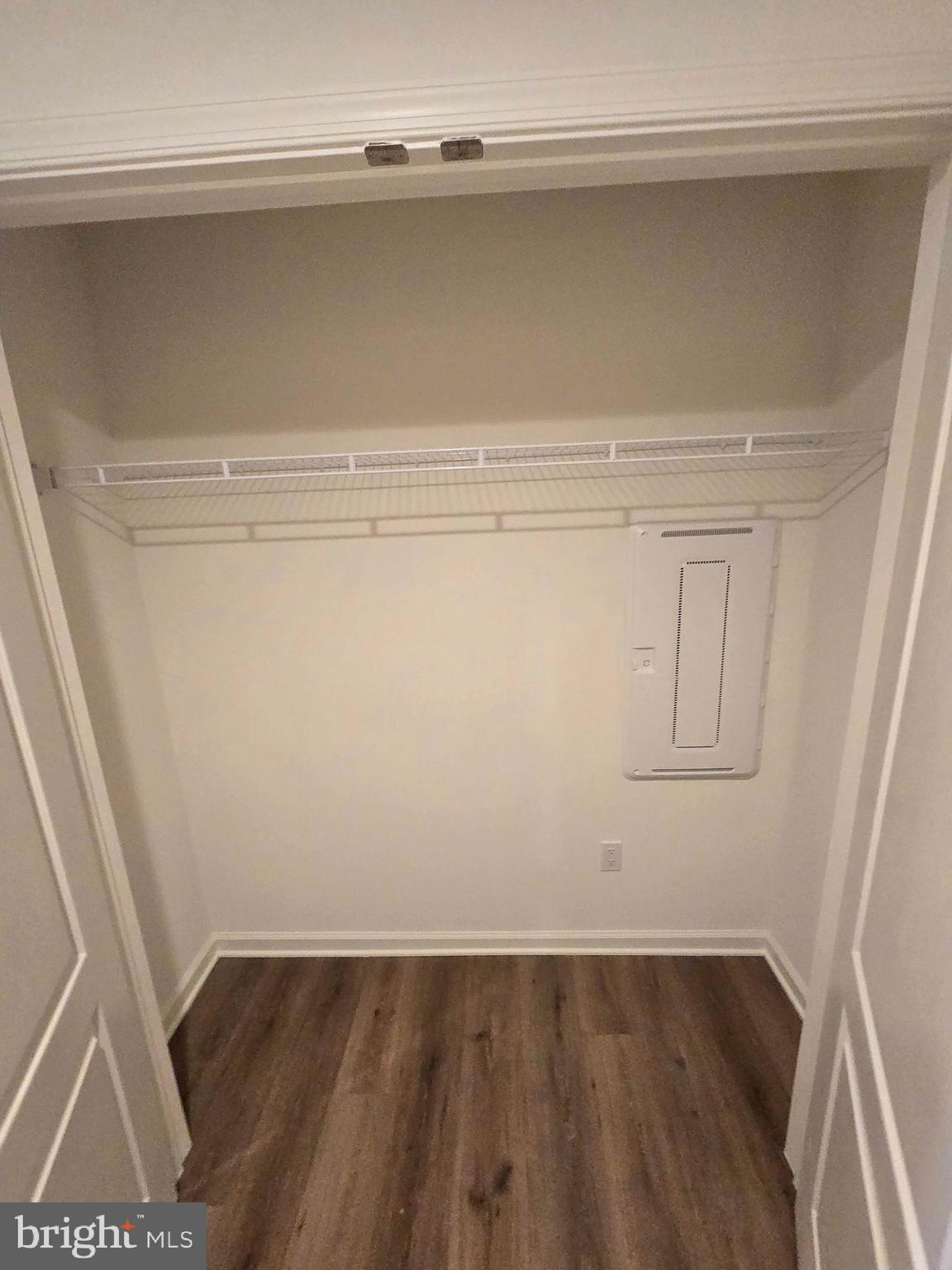 OVERLOOK AT RIVERSIDE TOWNHOMES - Residential Lease