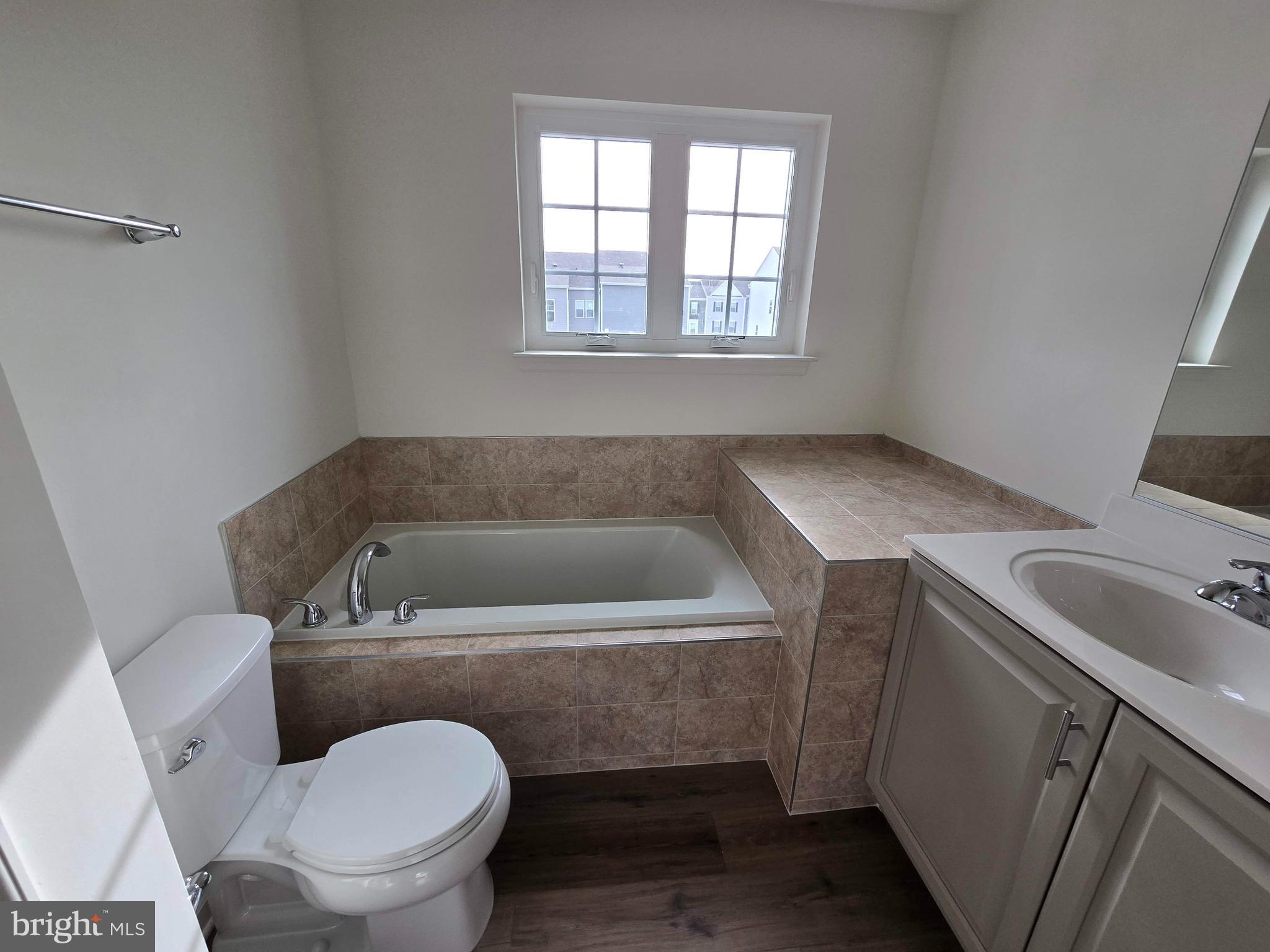 OVERLOOK AT RIVERSIDE TOWNHOMES - Residential Lease