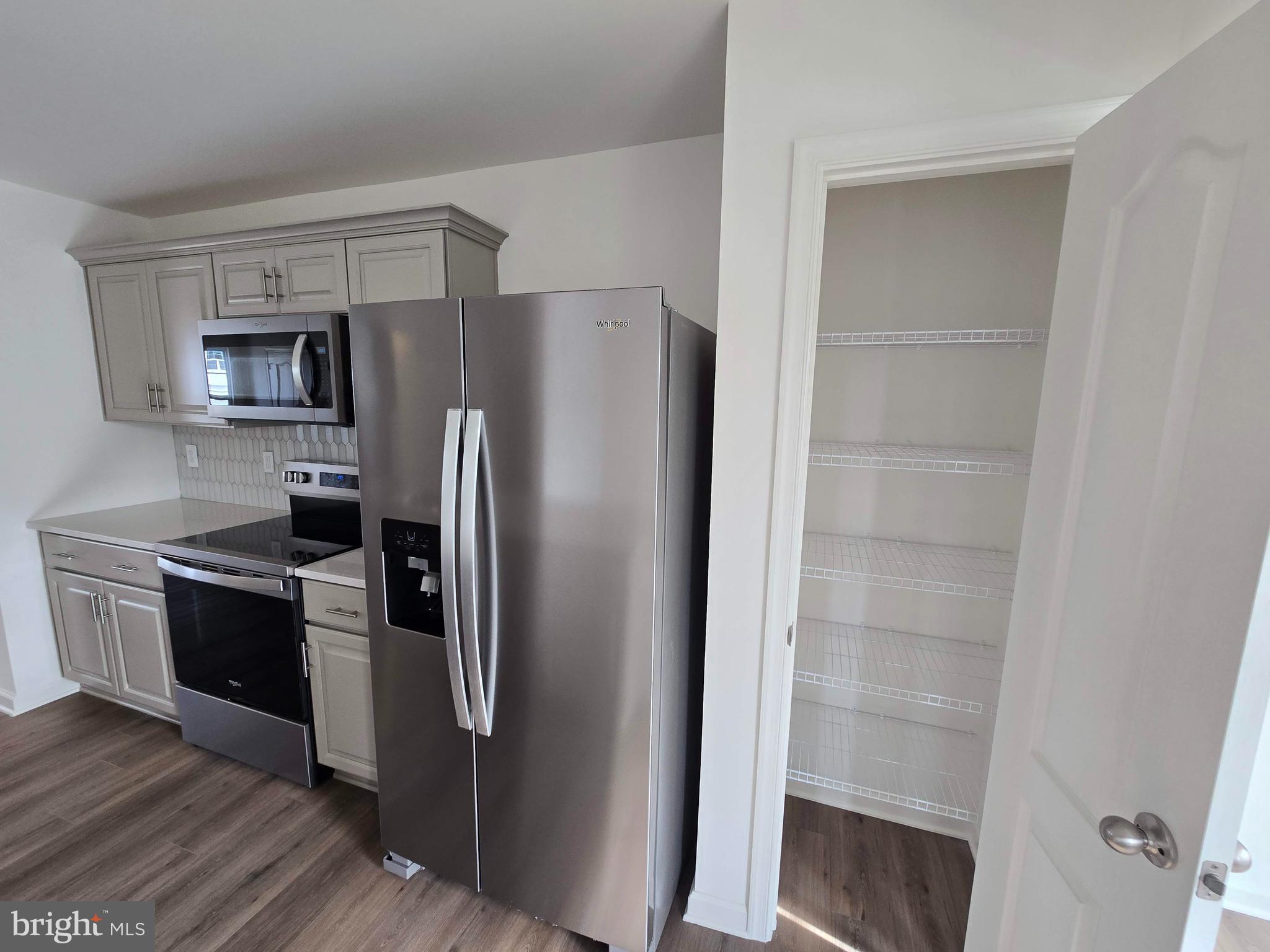 OVERLOOK AT RIVERSIDE TOWNHOMES - Residential Lease