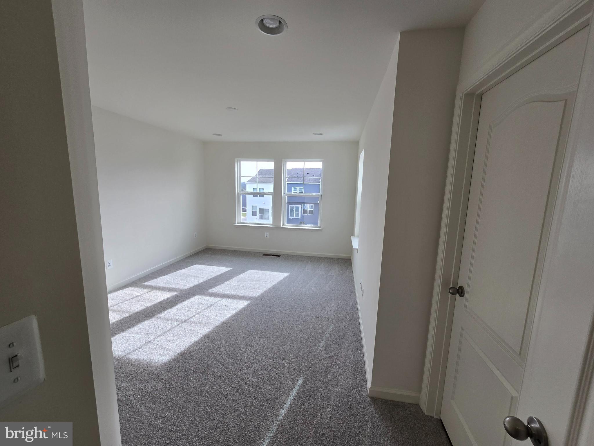 OVERLOOK AT RIVERSIDE TOWNHOMES - Residential Lease