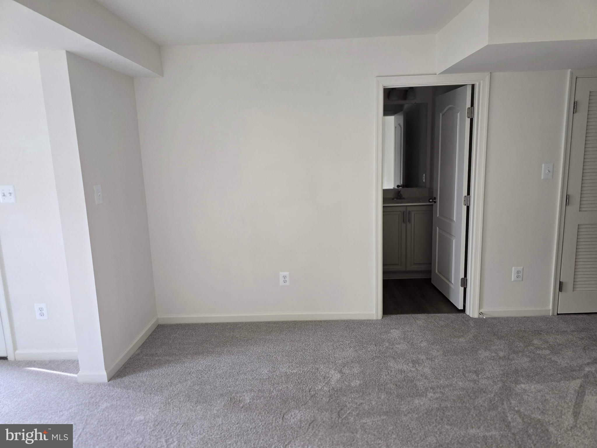 OVERLOOK AT RIVERSIDE TOWNHOMES - Residential Lease