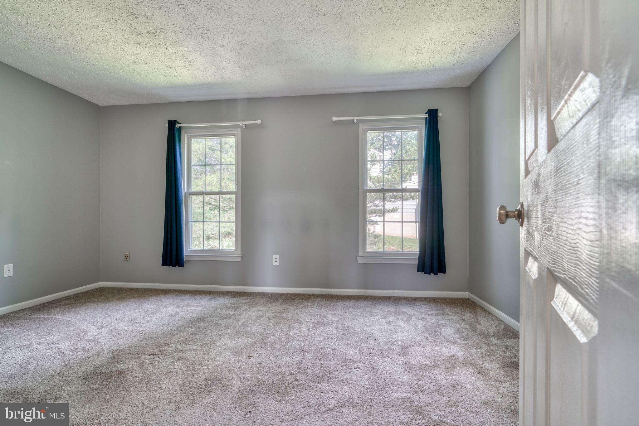 CONSTANT FRIENDSHIP - Residential