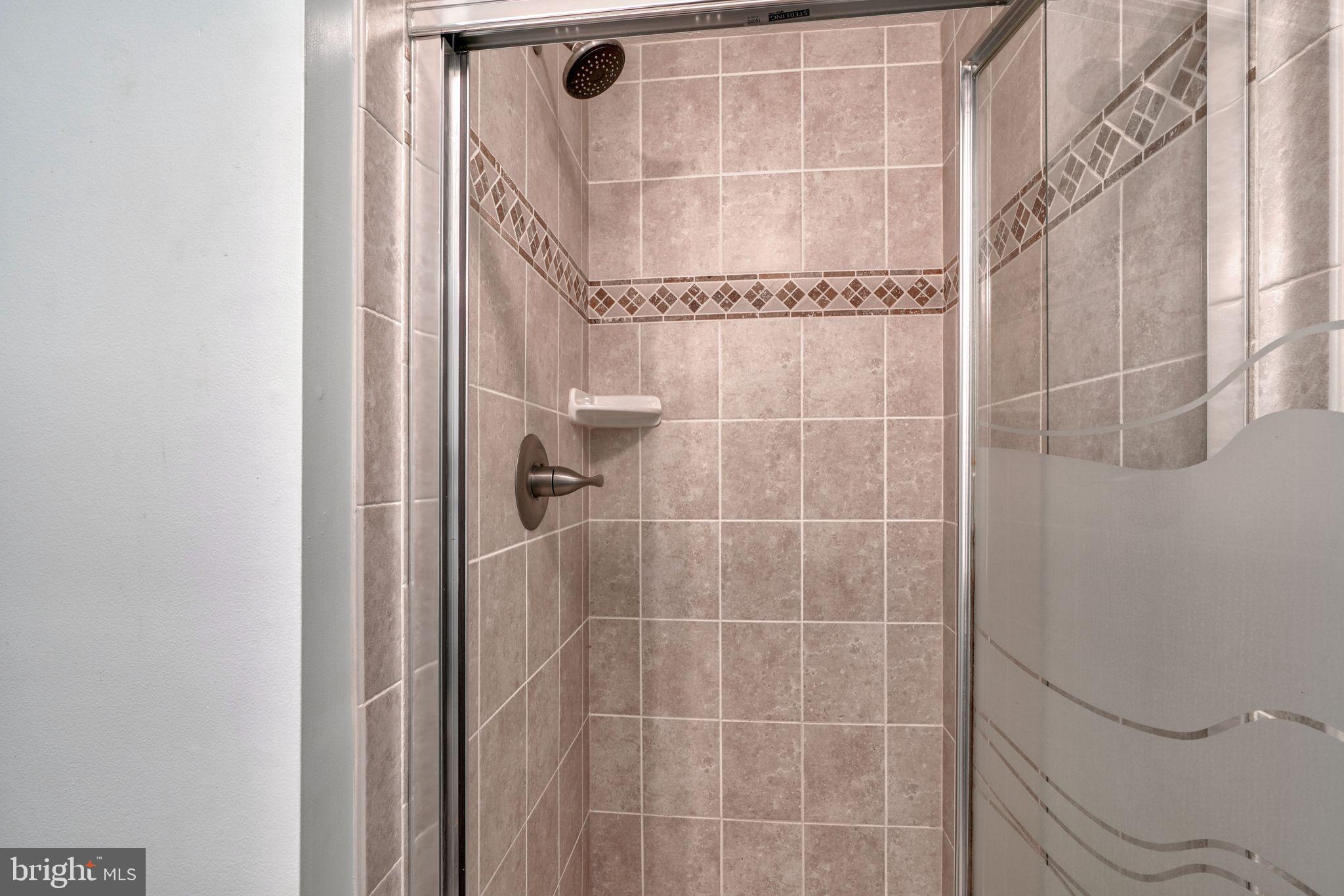 CONSTANT FRIENDSHIP - Residential