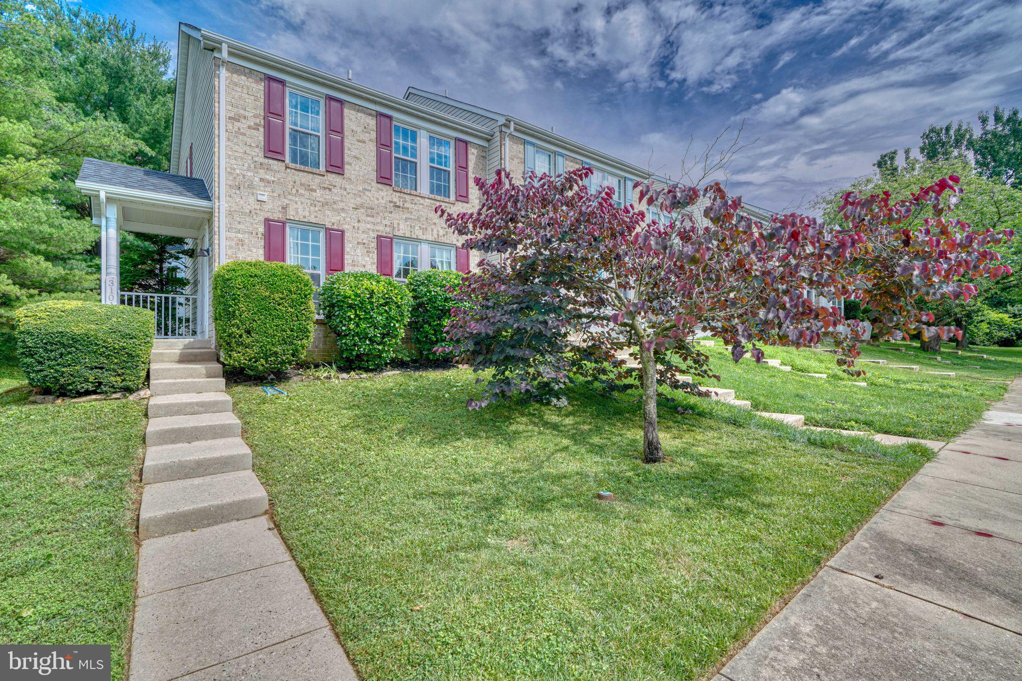 CONSTANT FRIENDSHIP - Residential