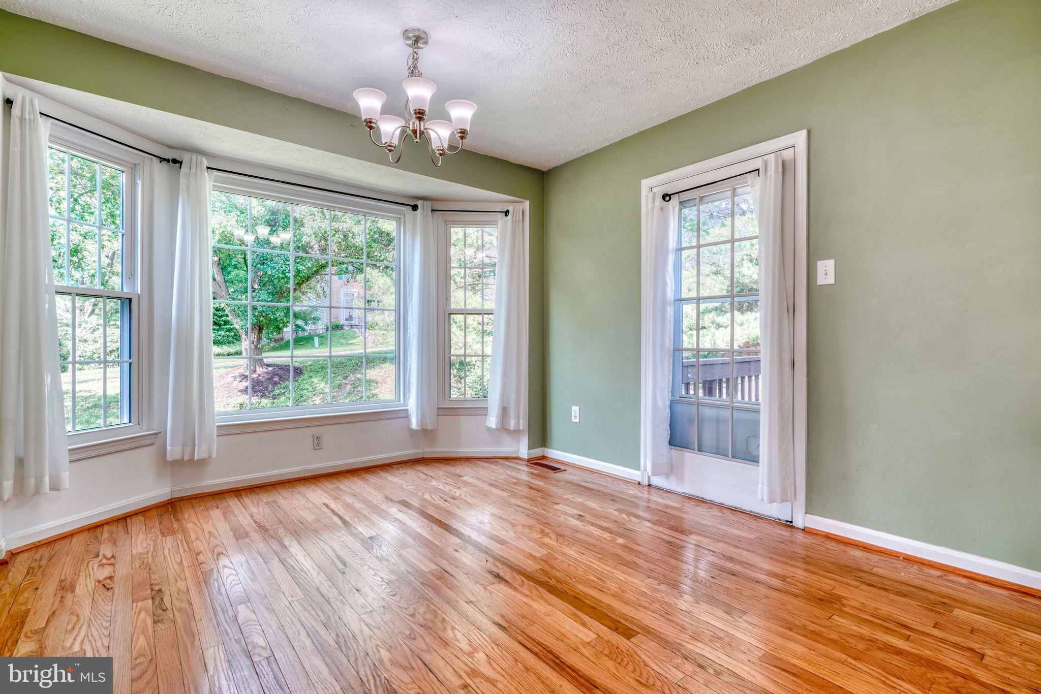 CONSTANT FRIENDSHIP - Residential