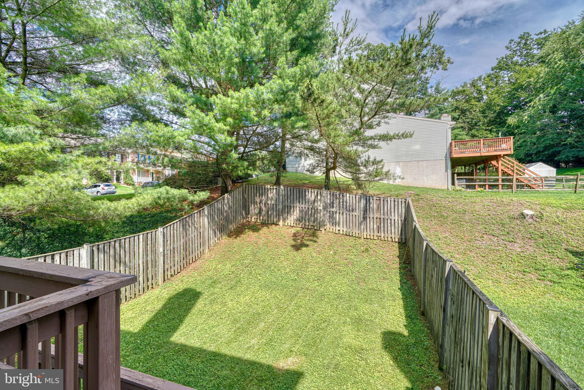 CONSTANT FRIENDSHIP - Residential