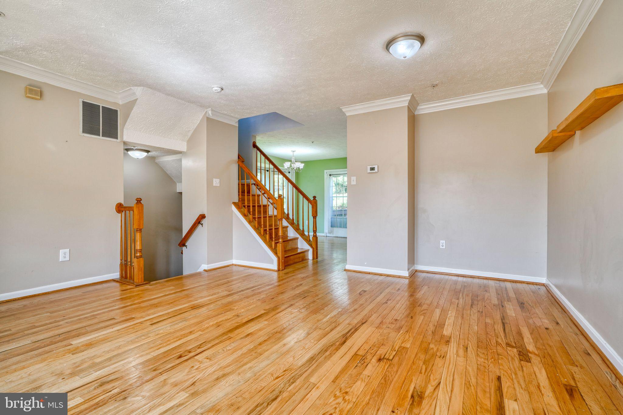 CONSTANT FRIENDSHIP - Residential