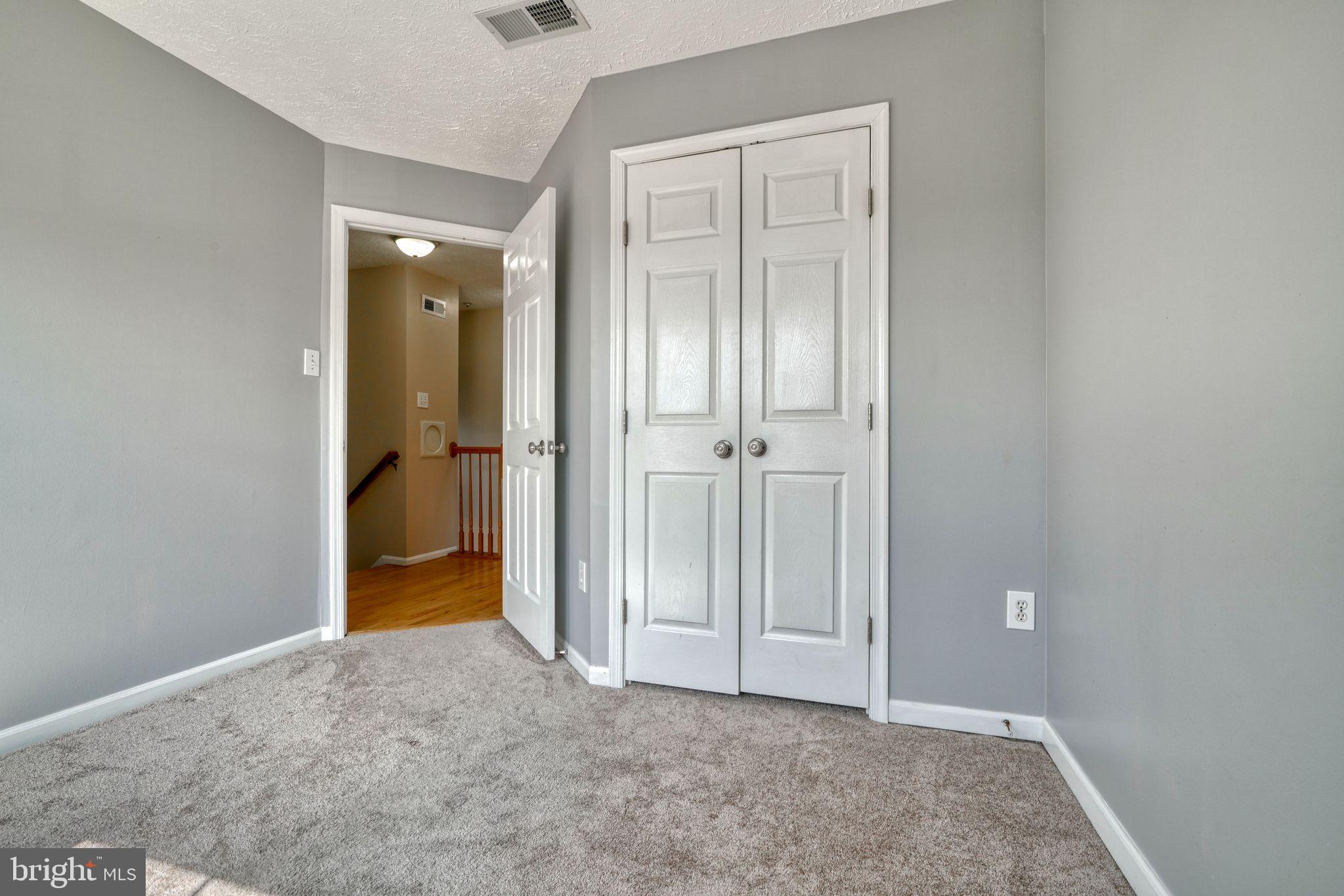 CONSTANT FRIENDSHIP - Residential