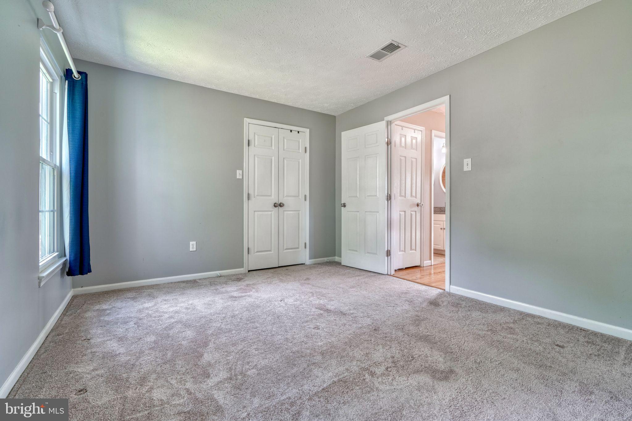 CONSTANT FRIENDSHIP - Residential