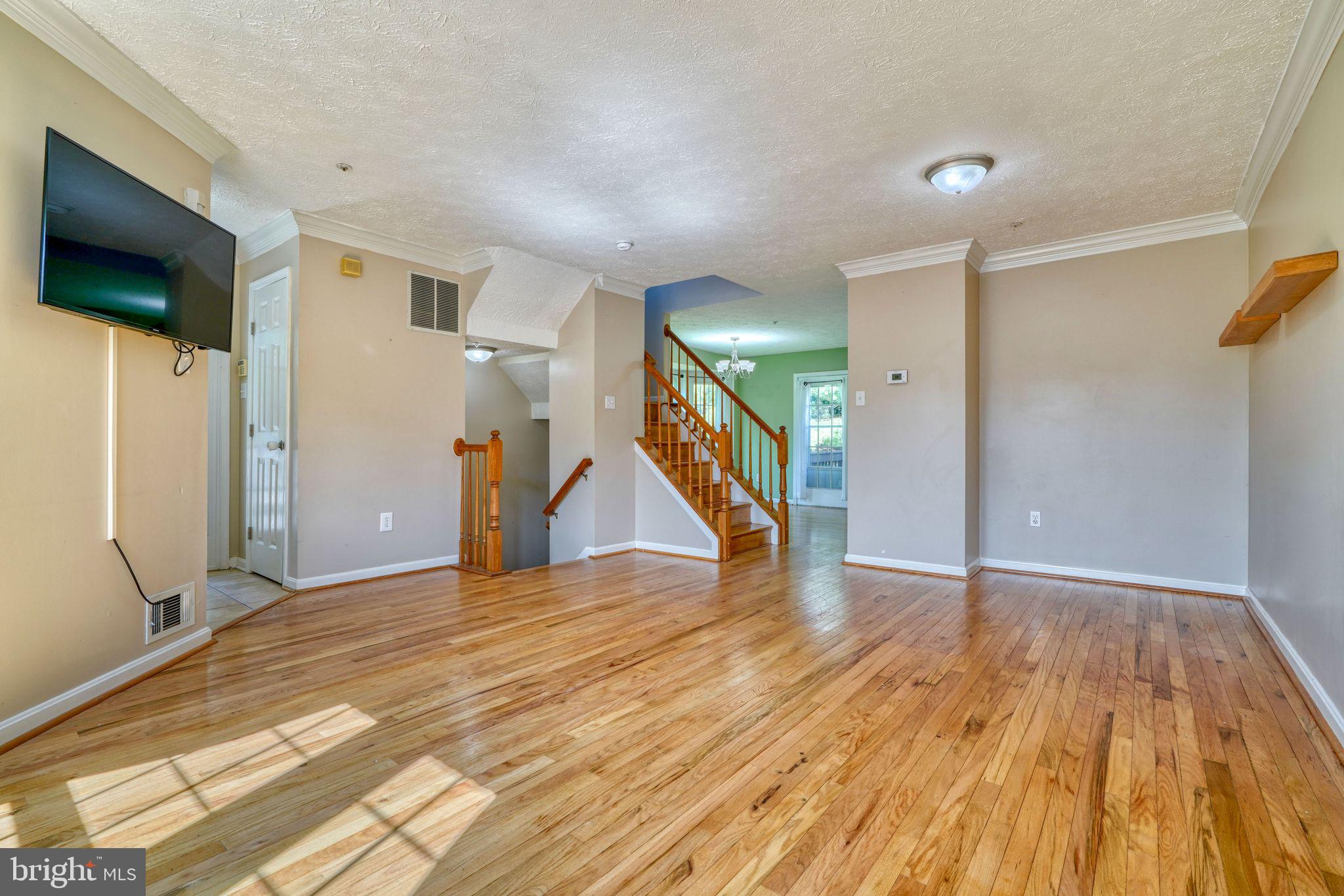 CONSTANT FRIENDSHIP - Residential