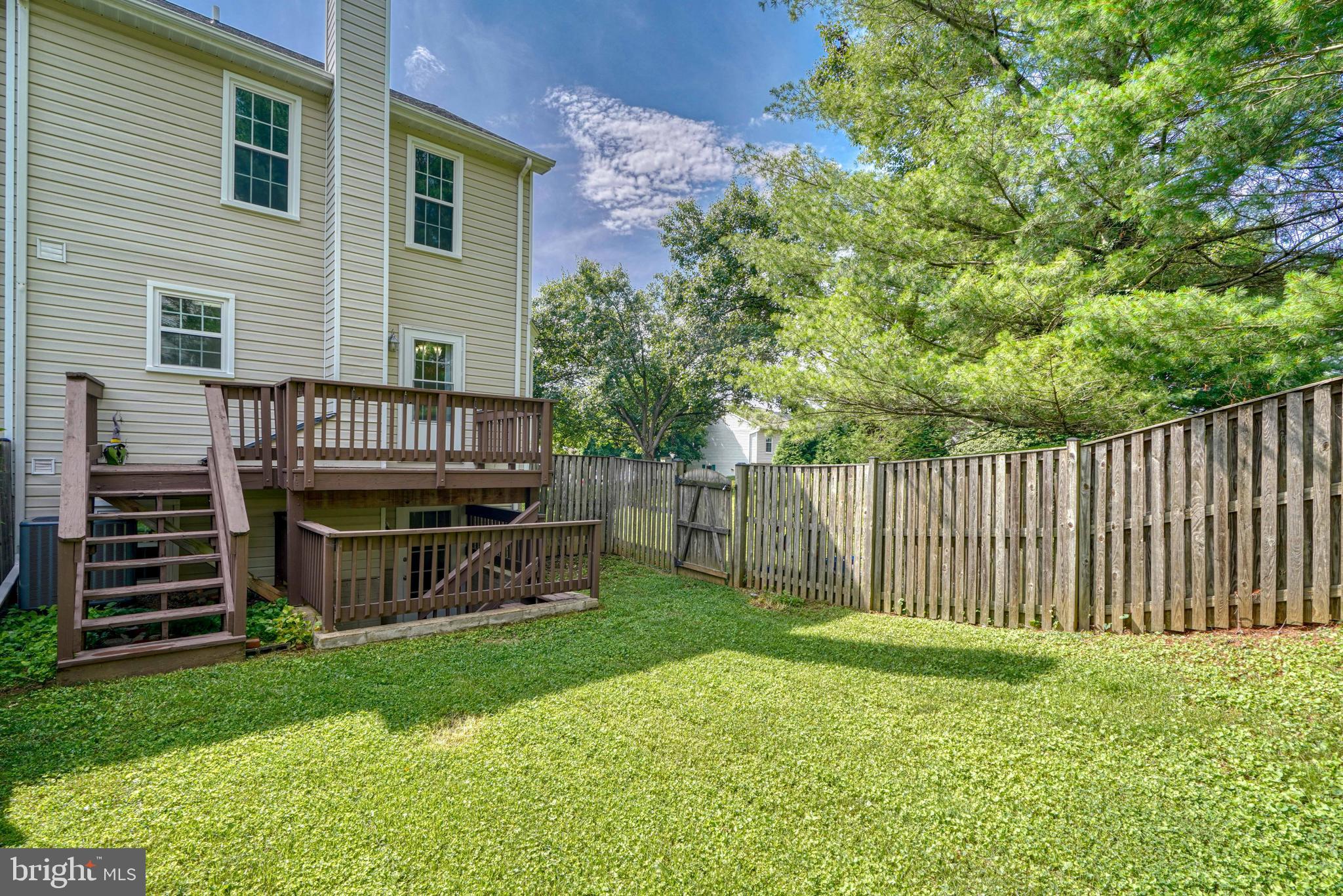 CONSTANT FRIENDSHIP - Residential