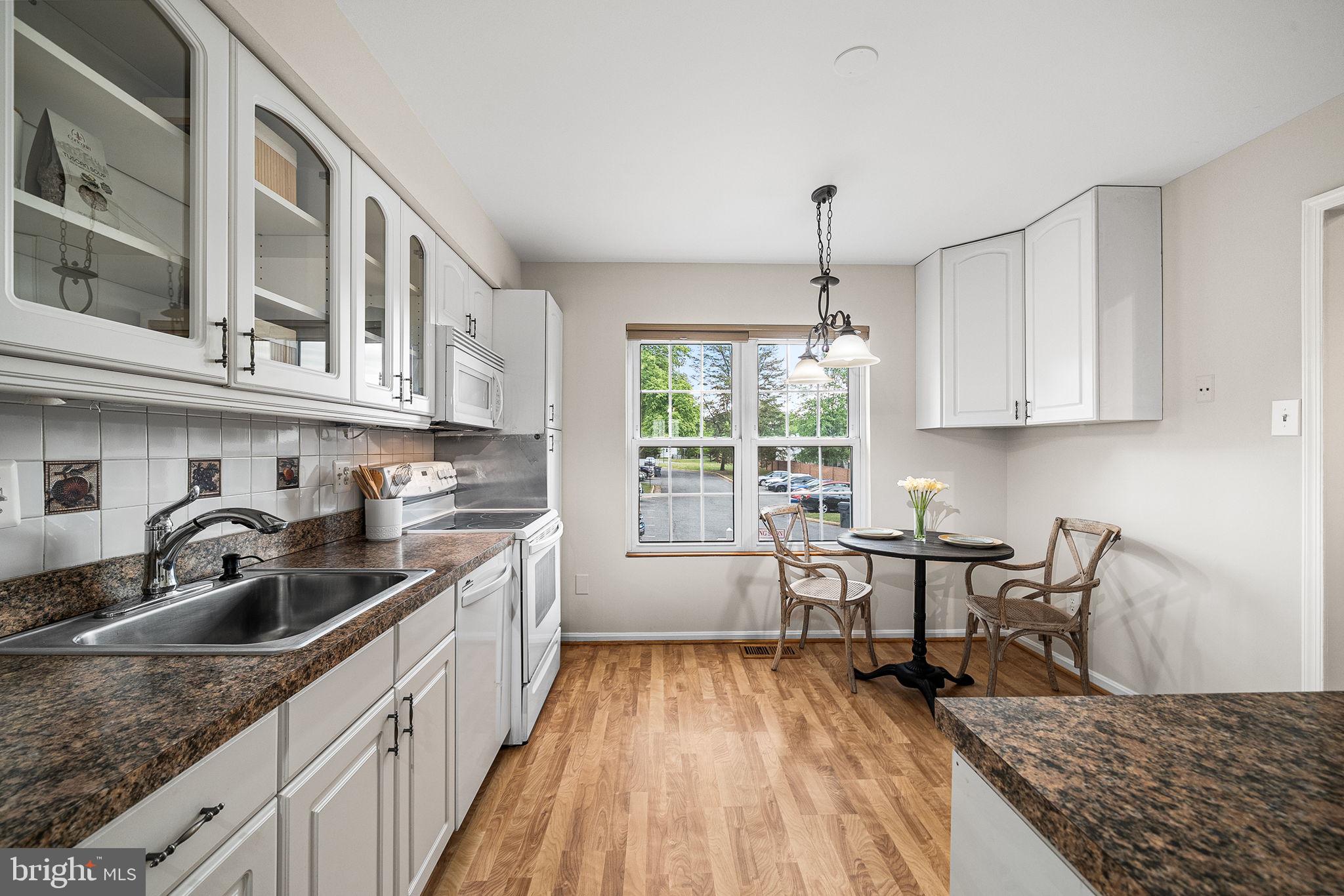 5532 MAPLEFIELD PLACE