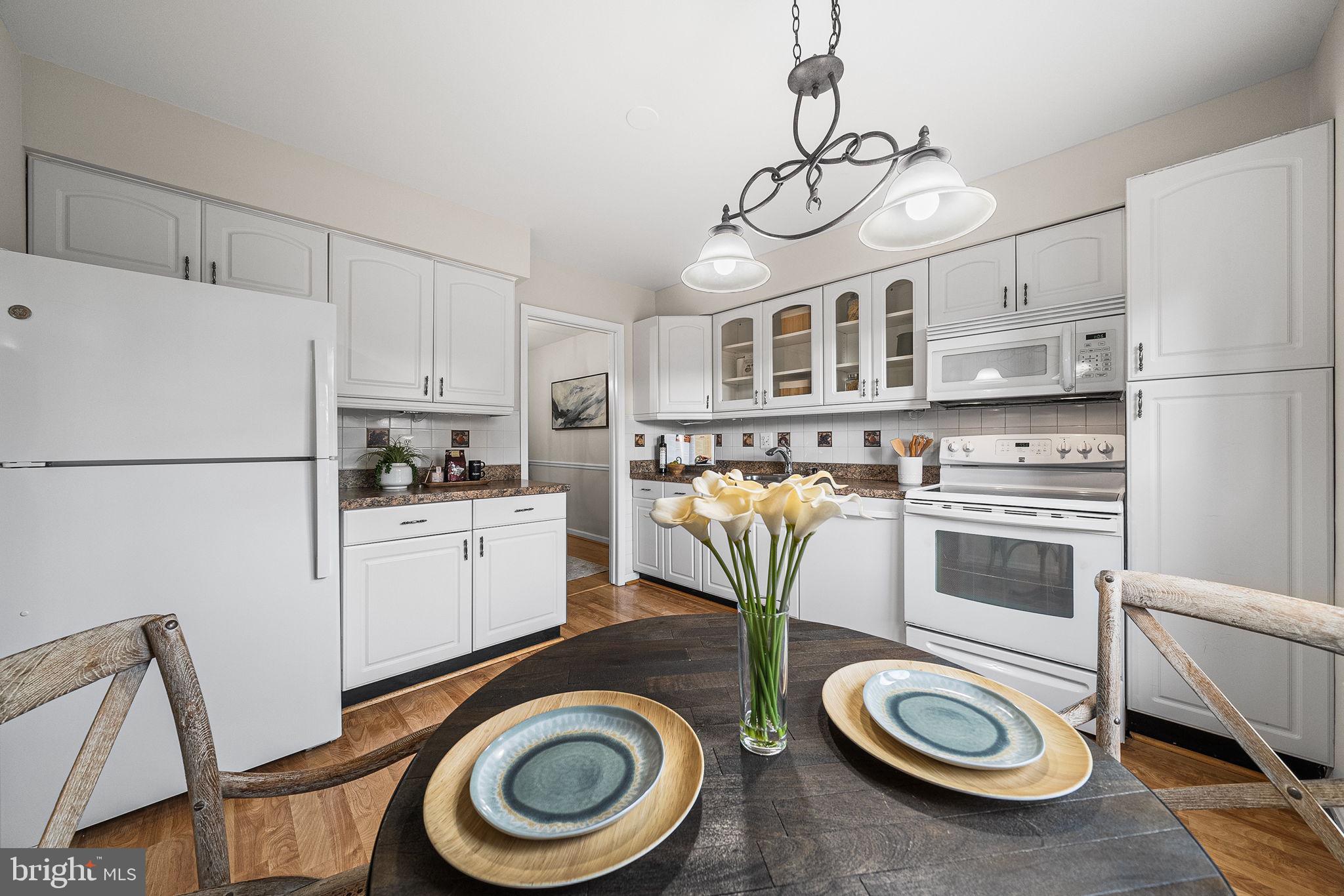 5532 MAPLEFIELD PLACE