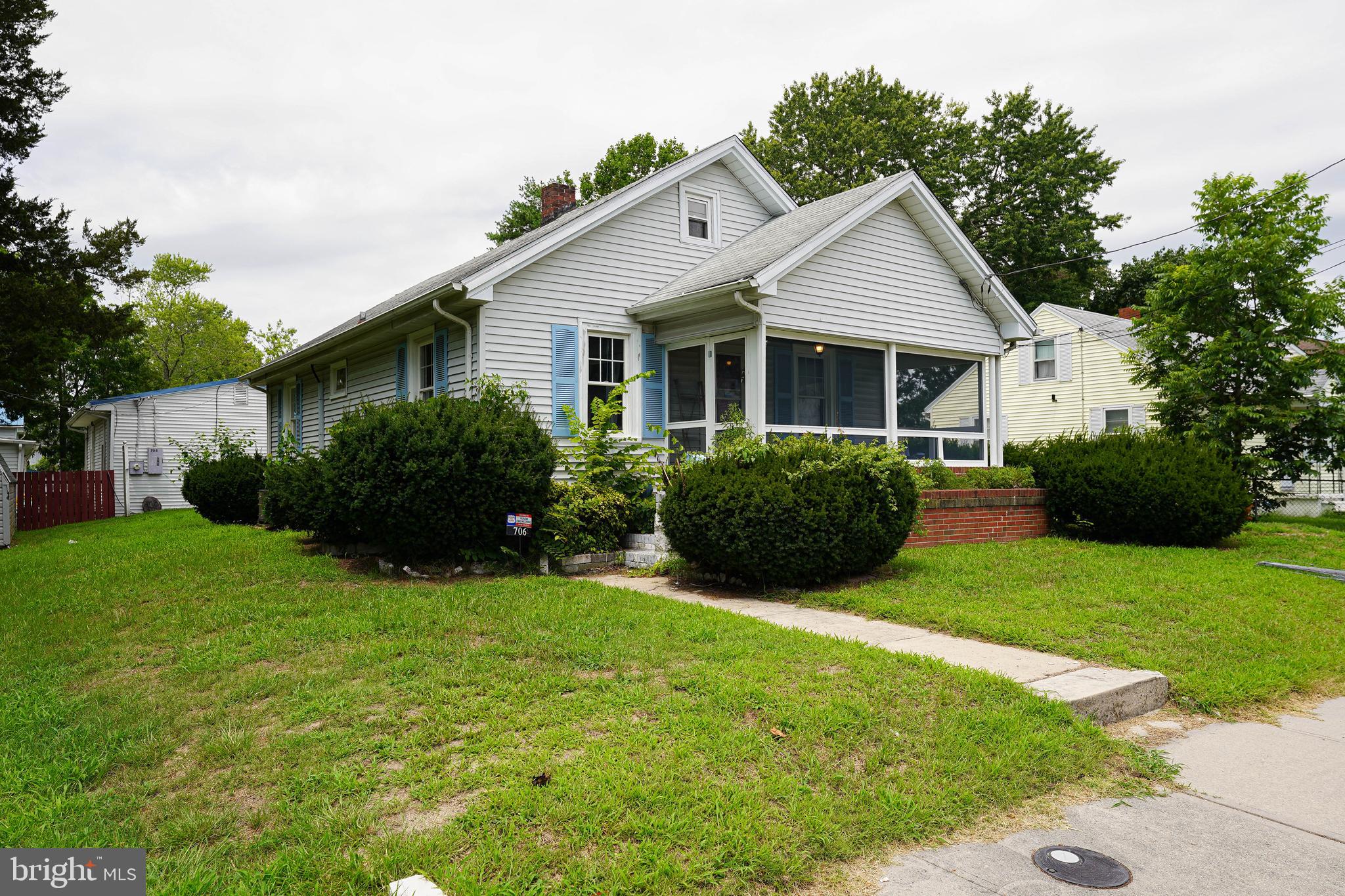 706 MADISON STREET