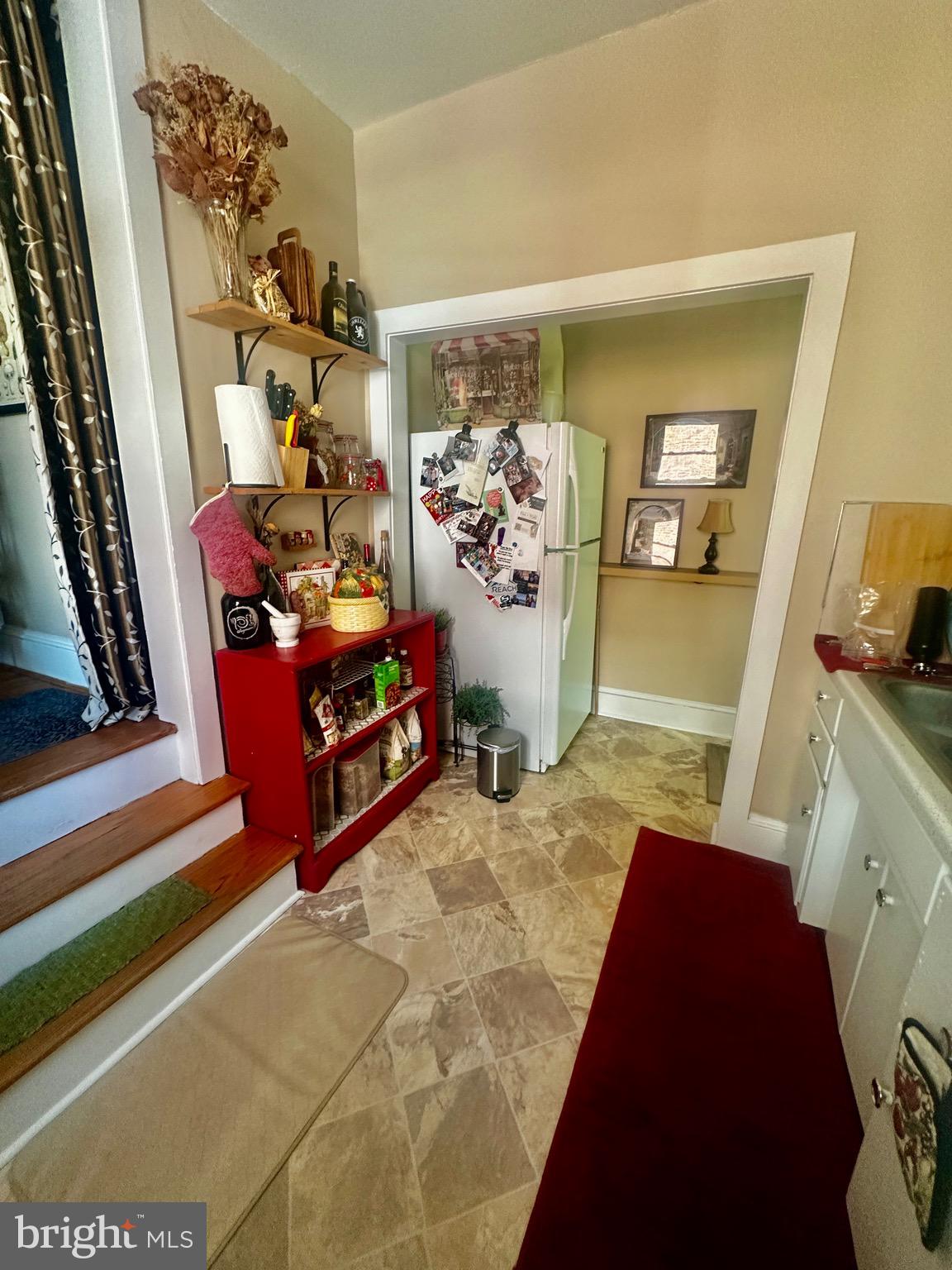 214 GAY STREET APT 2