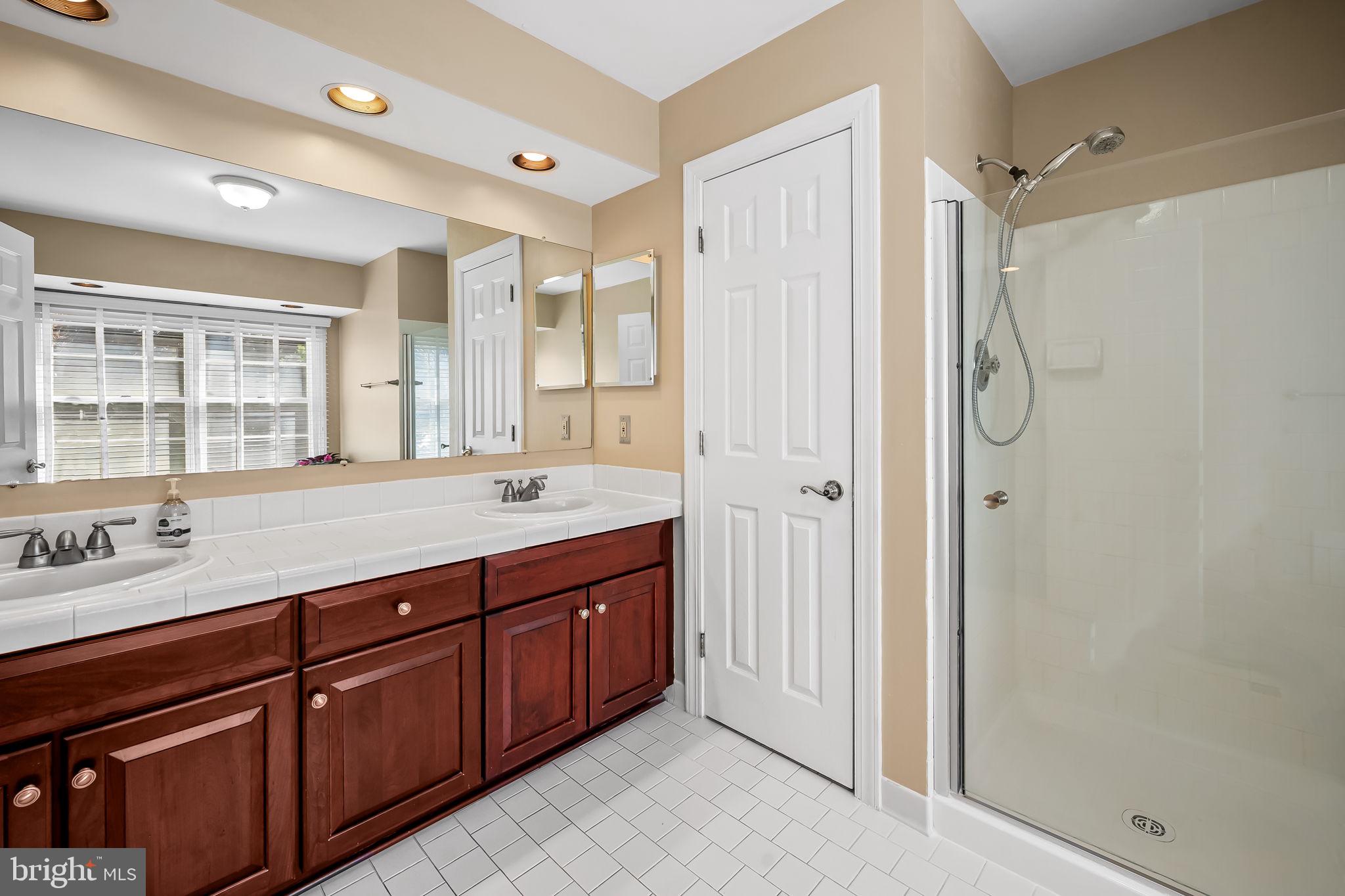 ARBORWOOD - Residential